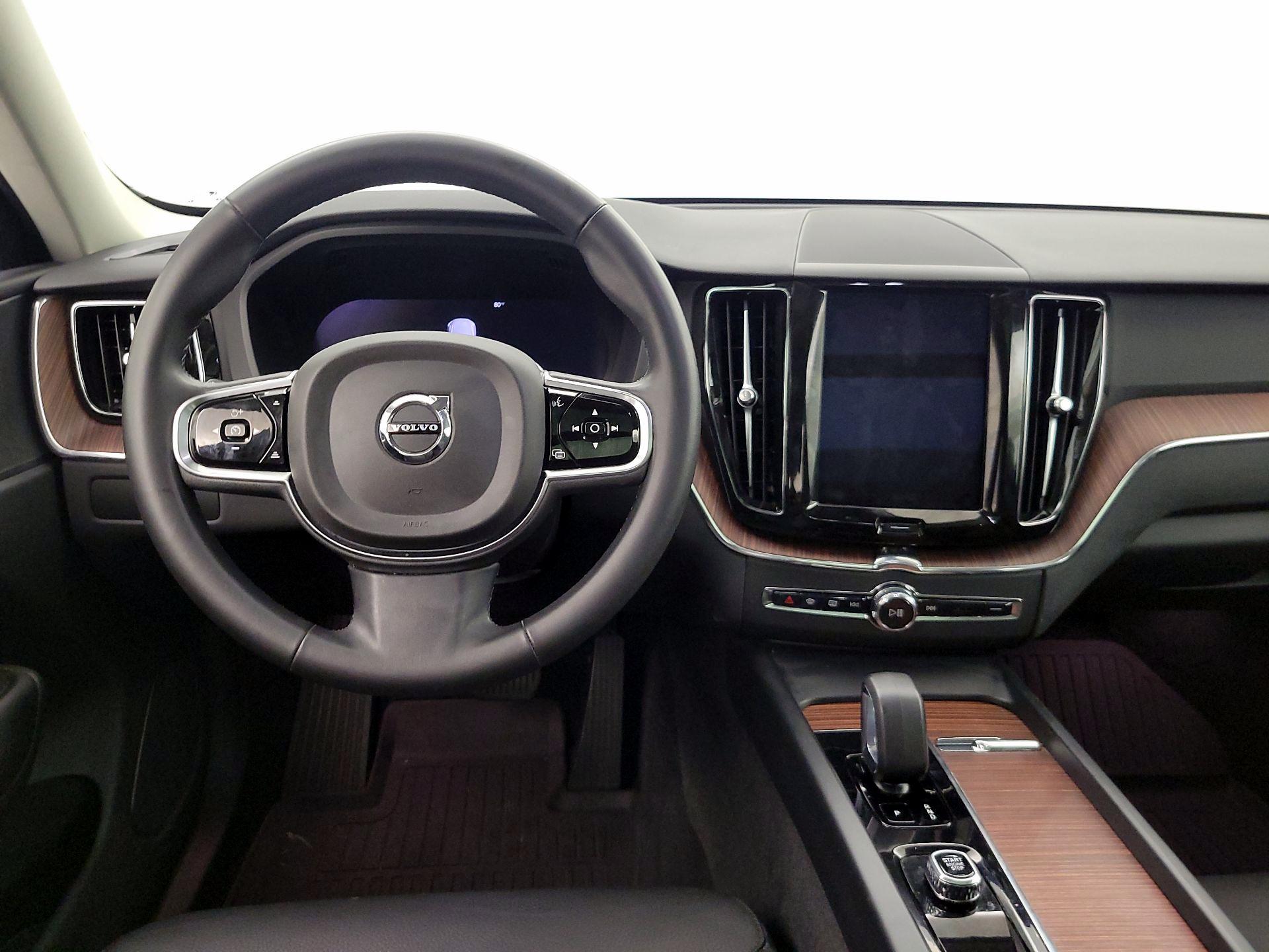 Thumbnail: 2023 Volvo XC60 - 10