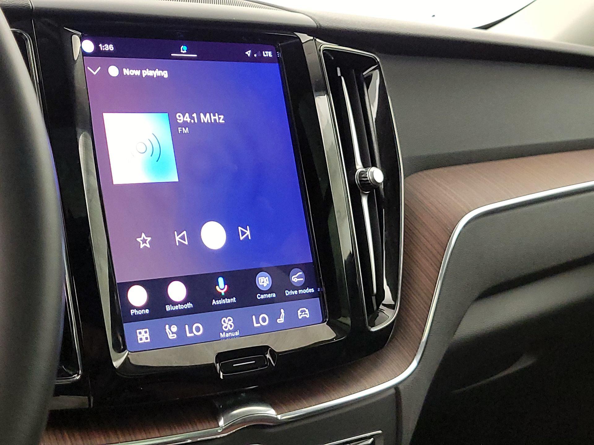 Thumbnail: 2023 Volvo XC60 - 16