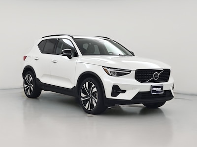 2024 Volvo XC40 B5 Plus Dark Theme