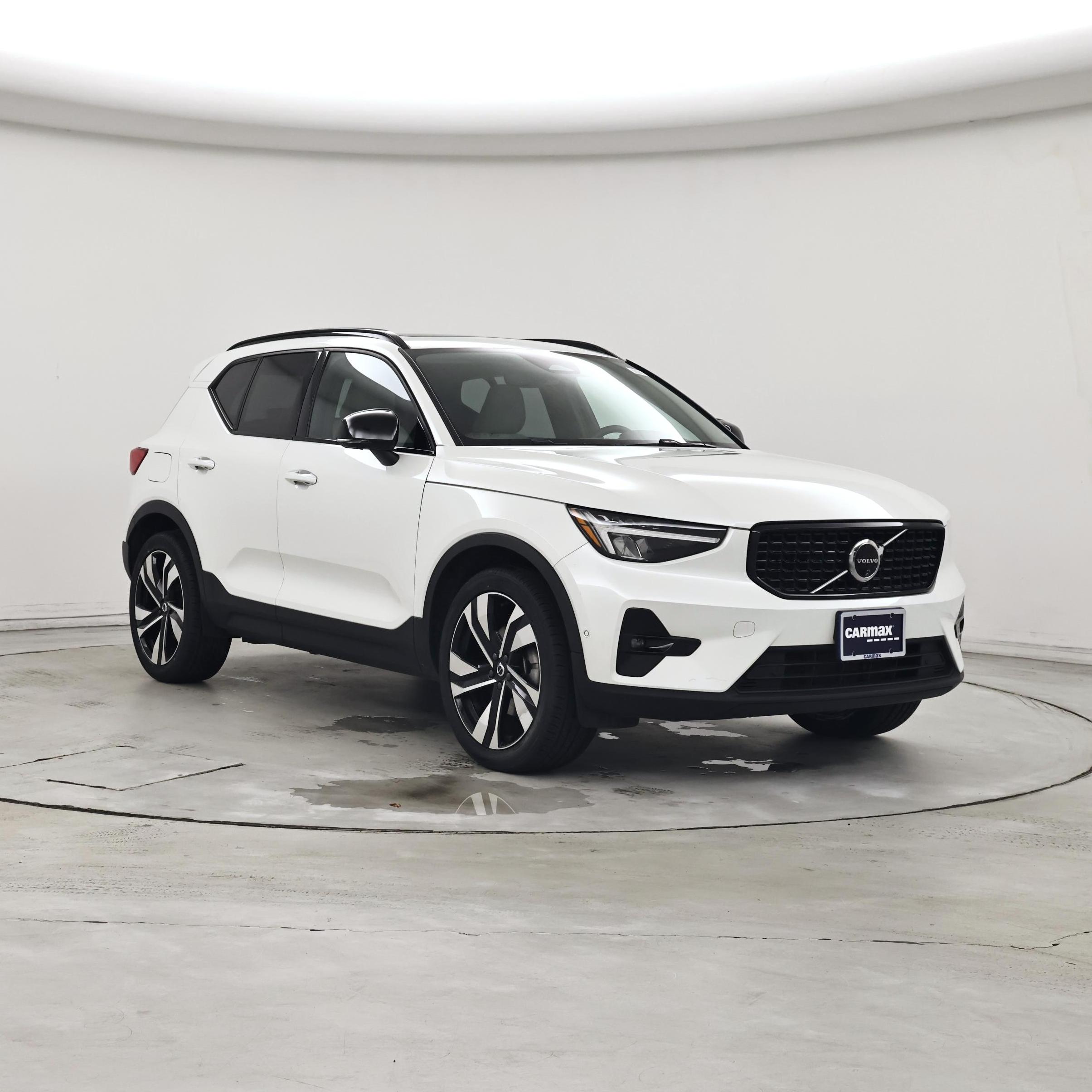 White 2024 Volvo XC40 SUV / Crossover All-Wheel Drive Automatic