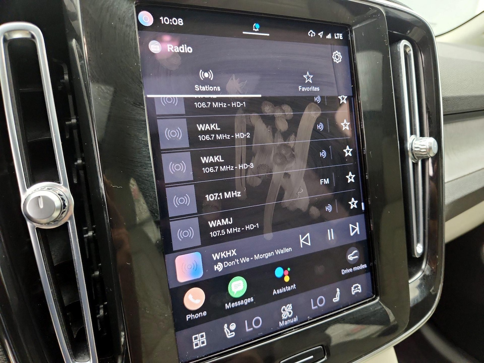 2024 Volvo XC40 Plus - Photo 17