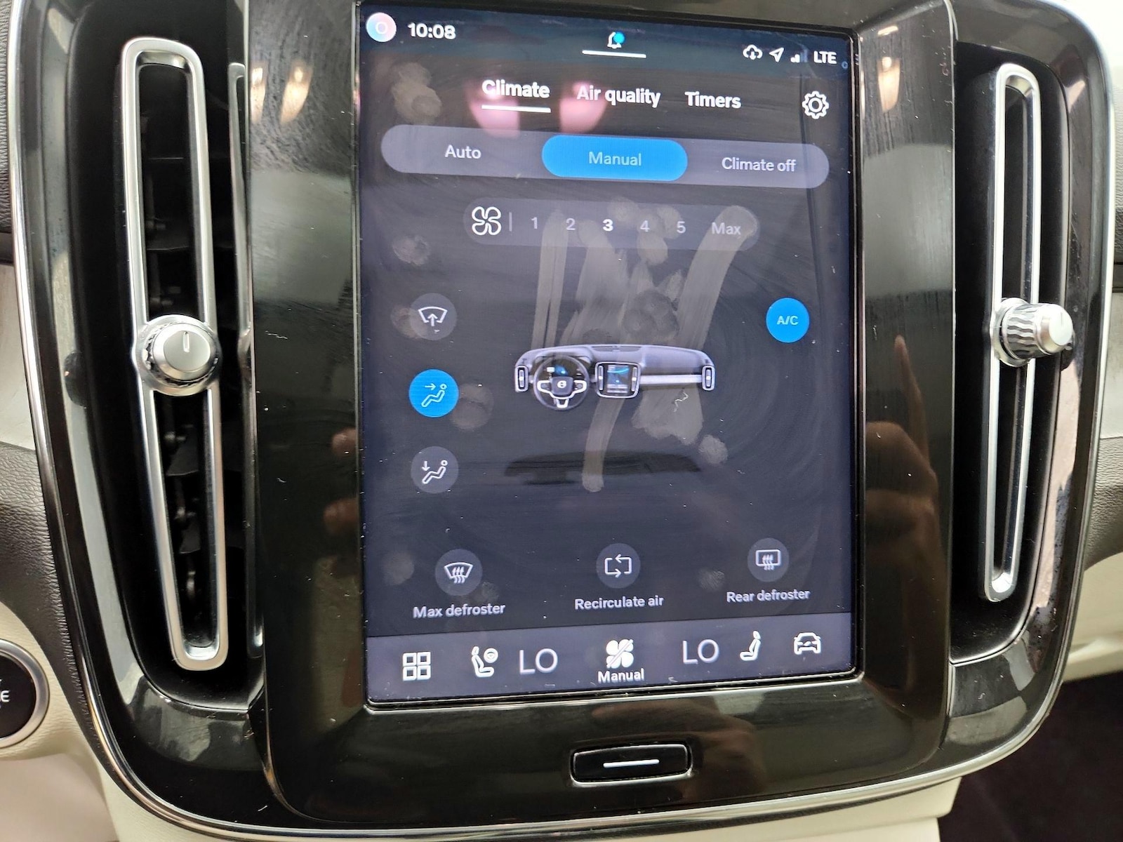 2024 Volvo XC40 Plus - Photo 18