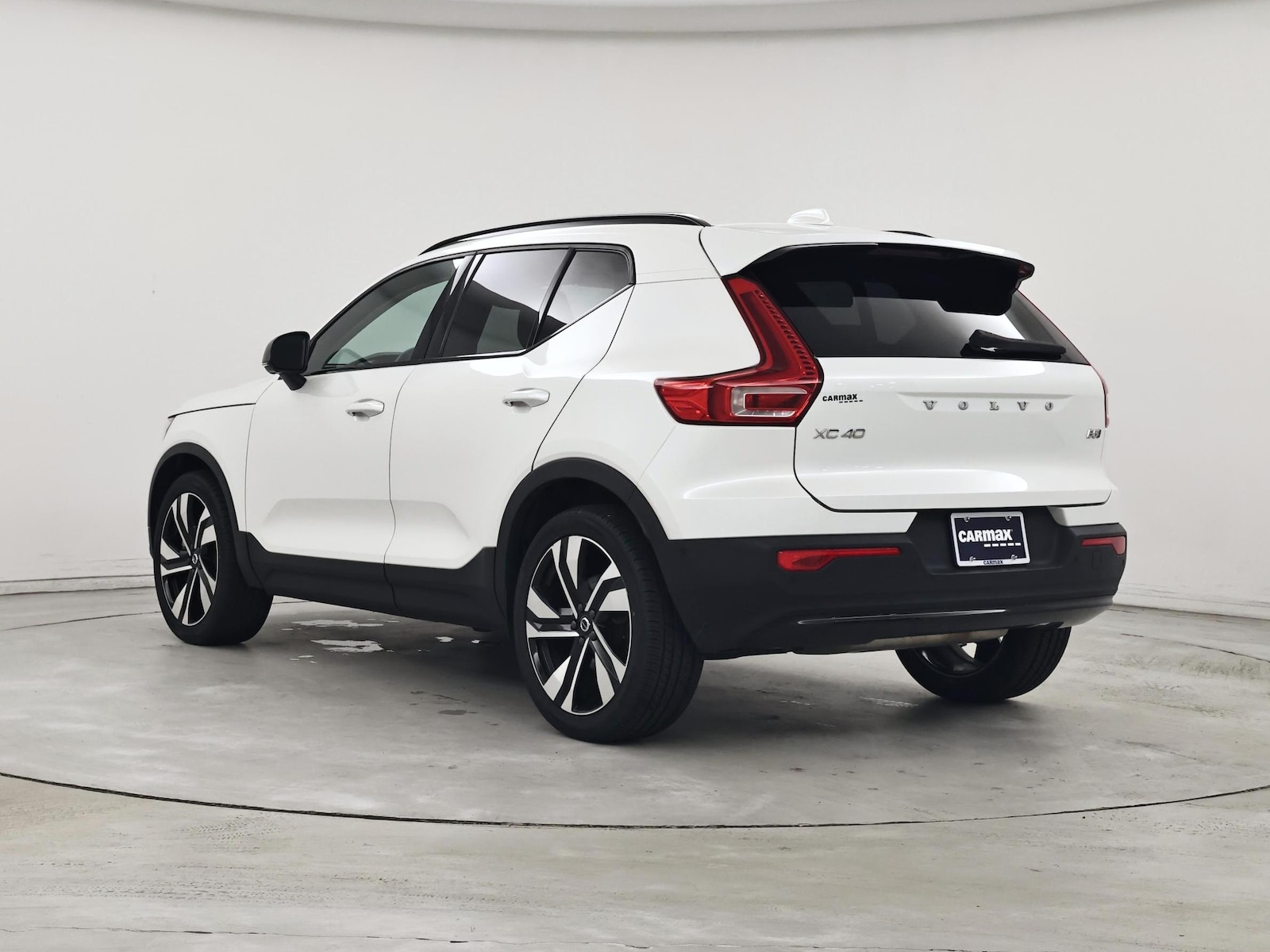 2024 Volvo XC40 Plus - Photo 3