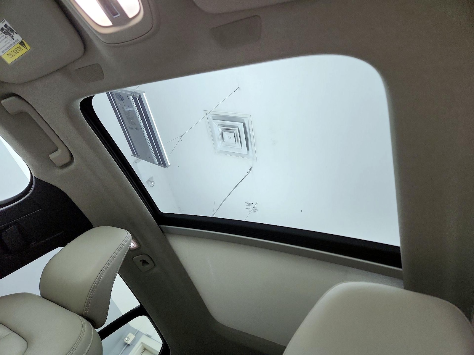 2024 Volvo XC40 Plus - Photo 21