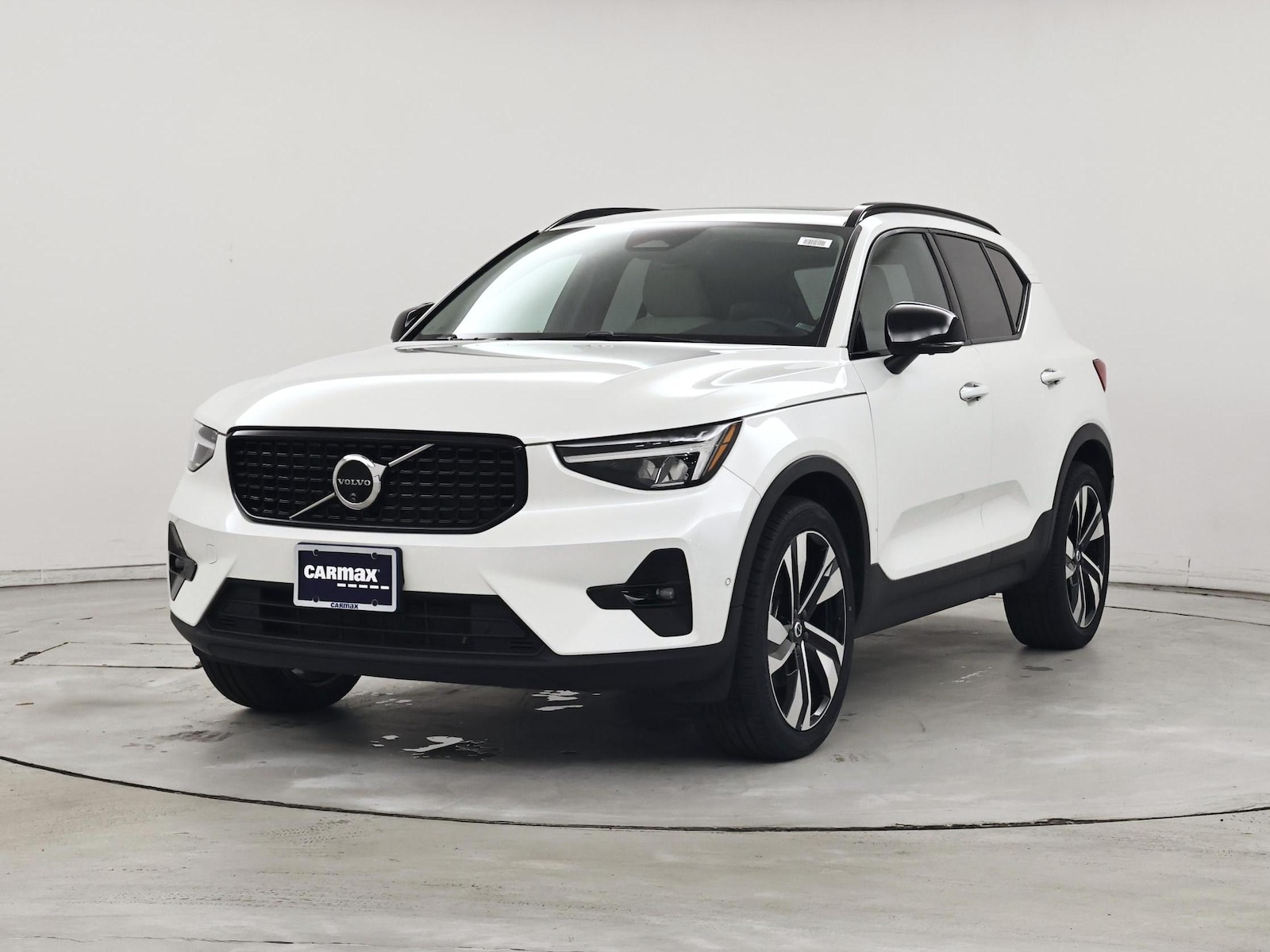 2024 Volvo XC40 Plus - Photo 5