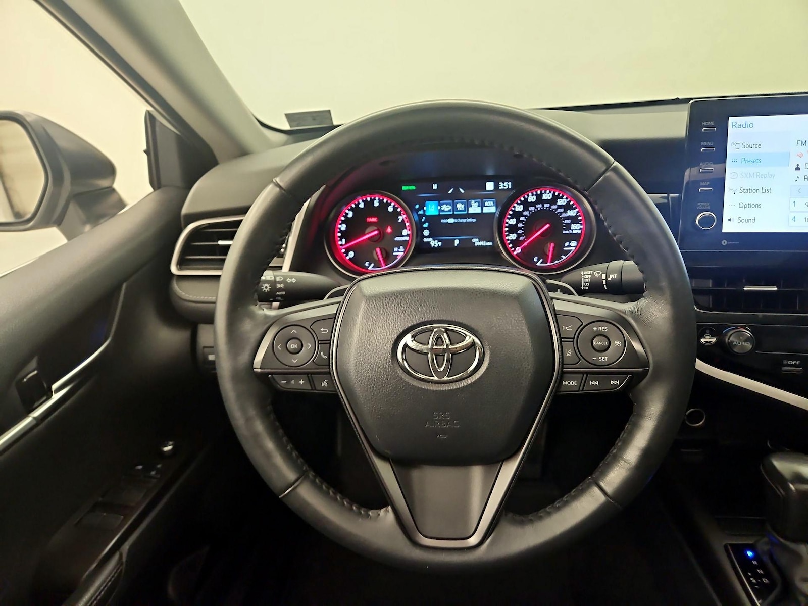 2022 Toyota Camry XSE - Photo 11