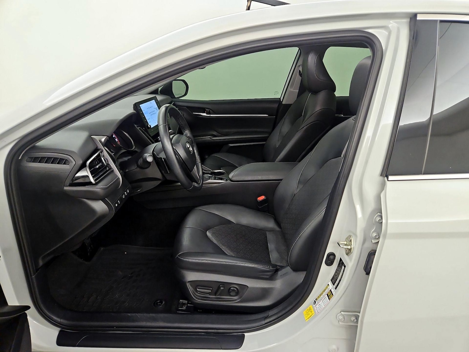 2022 Toyota Camry XSE - Photo 12