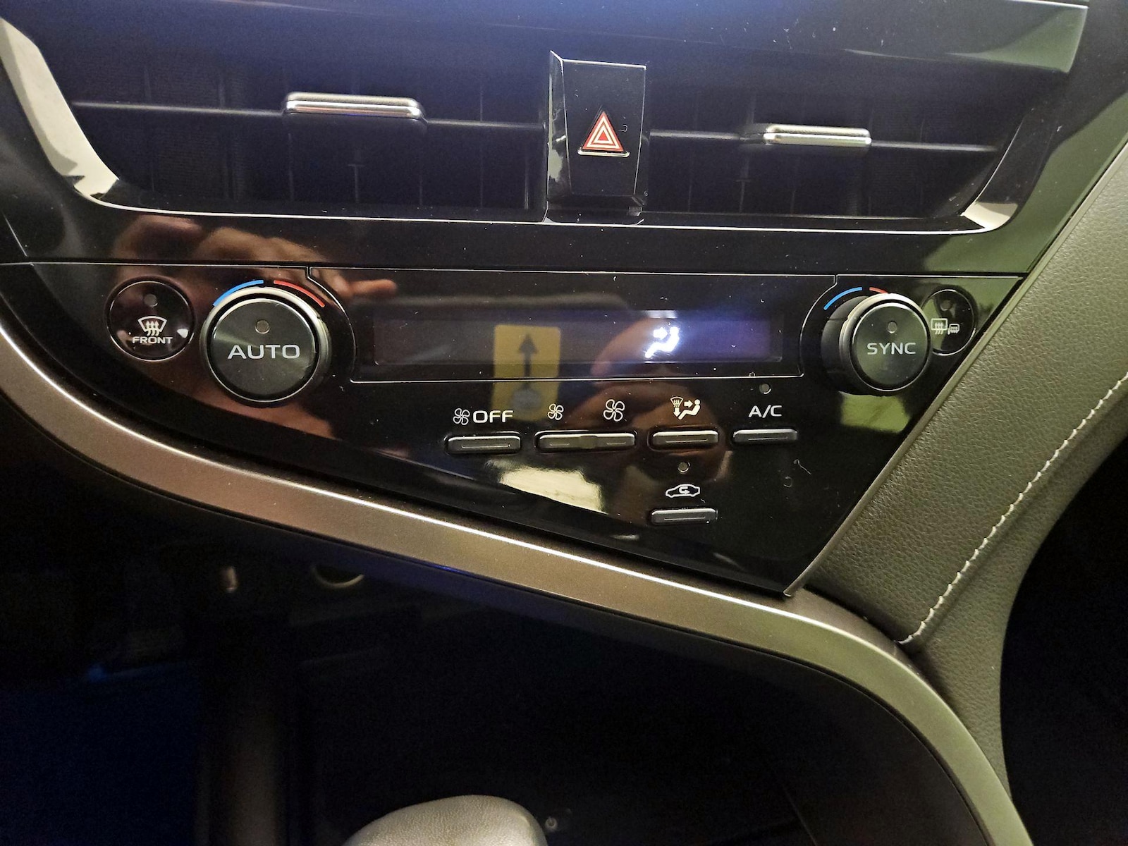 2022 Toyota Camry XSE - Photo 17