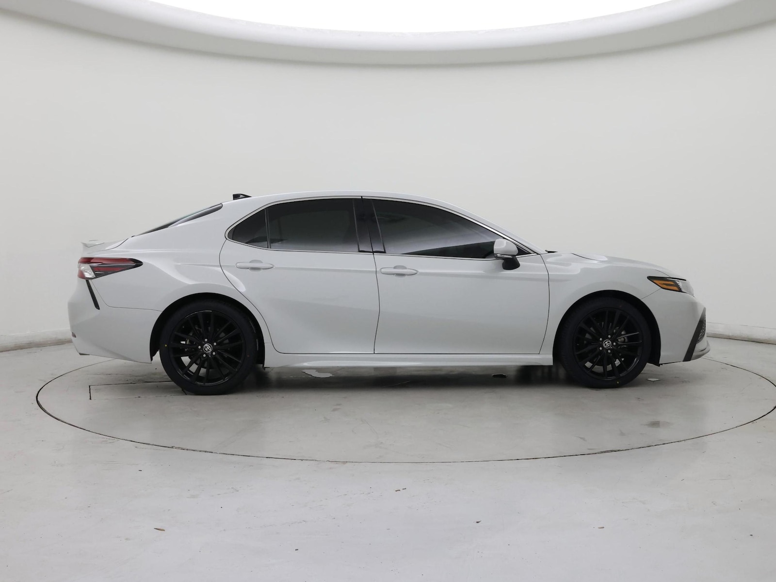2022 Toyota Camry XSE - Photo 8