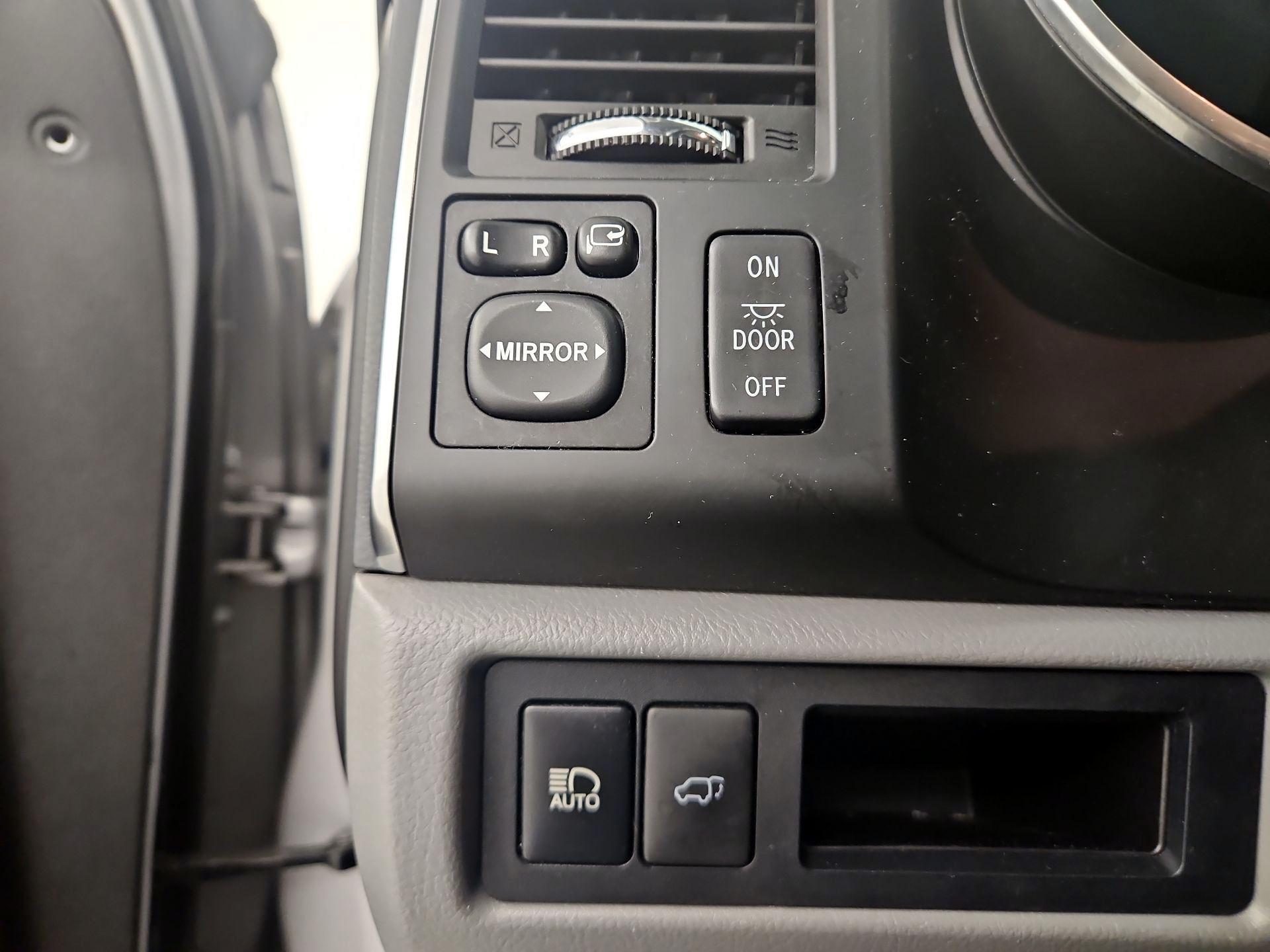 Thumbnail: 2019 Toyota Sequoia - 13