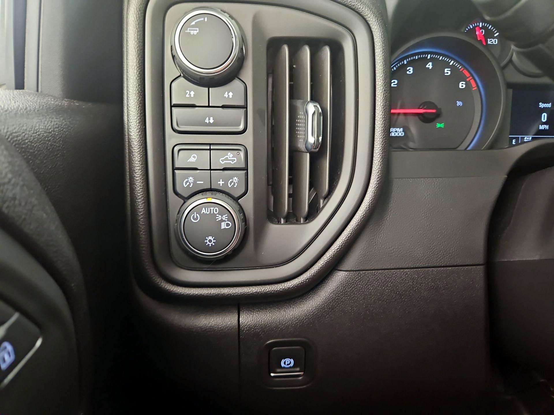 Thumbnail: 2024 Chevrolet Silverado 2500 - 13