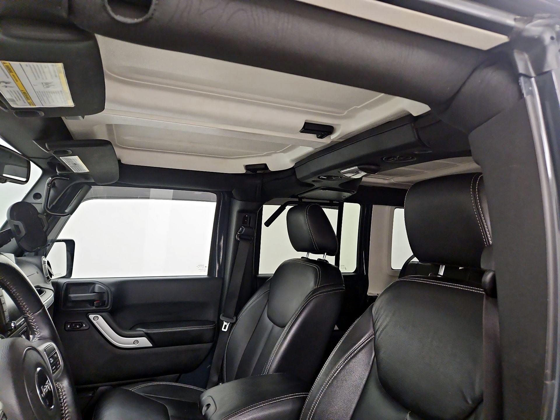 Thumbnail: 2017 Jeep Wrangler - 17