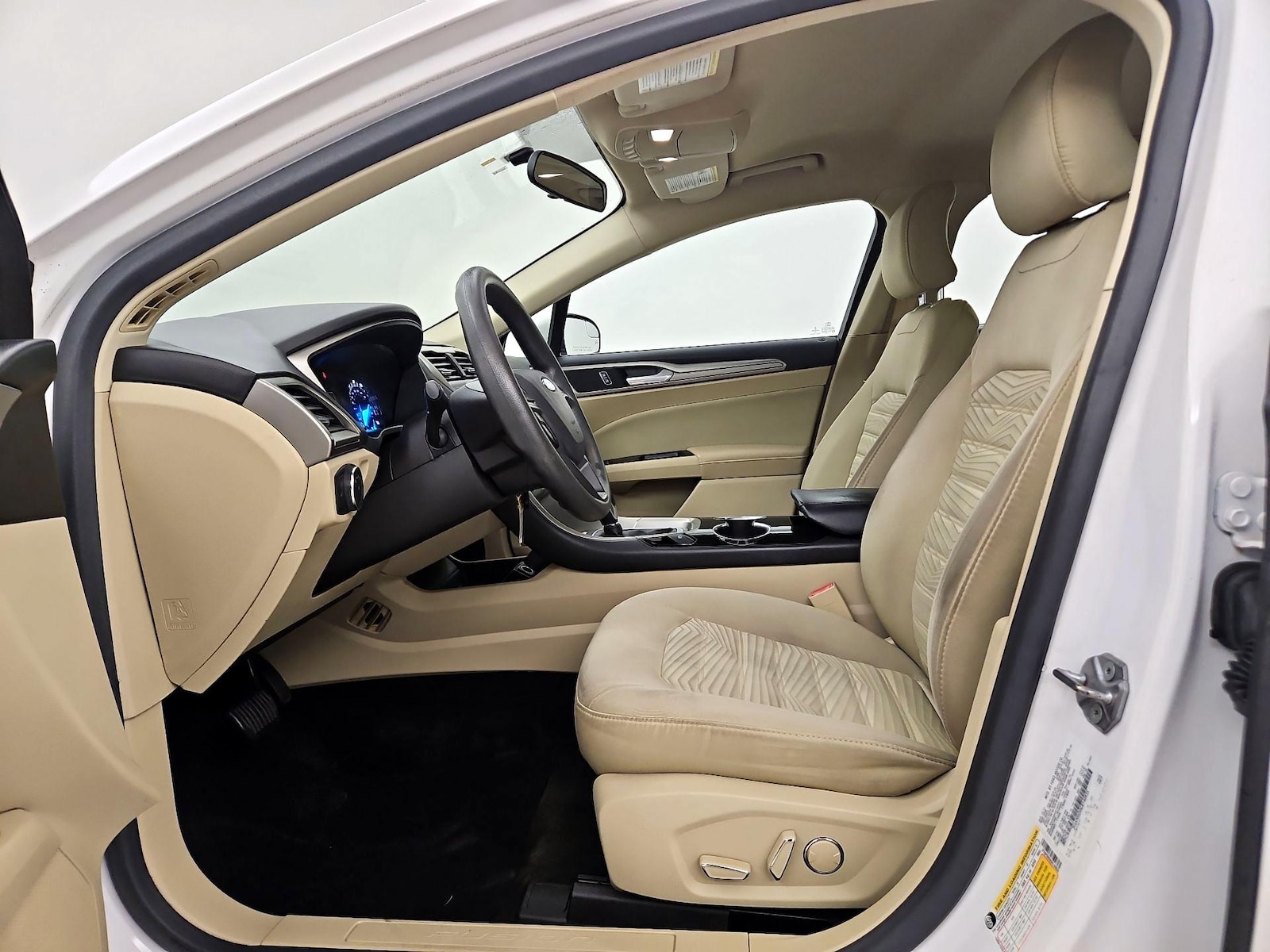 2016 Ford Fusion SE - Photo 12
