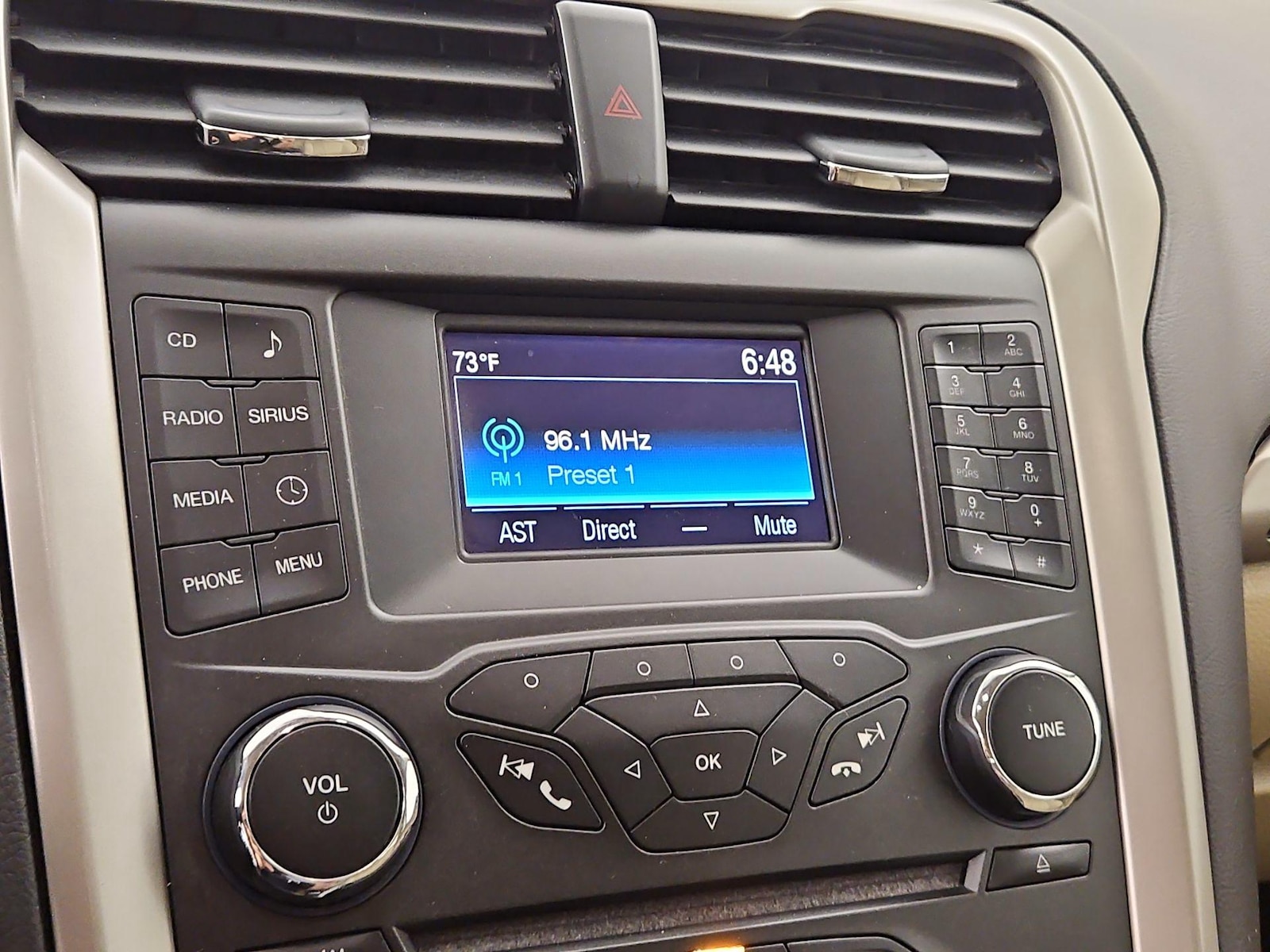 2016 Ford Fusion SE - Photo 16