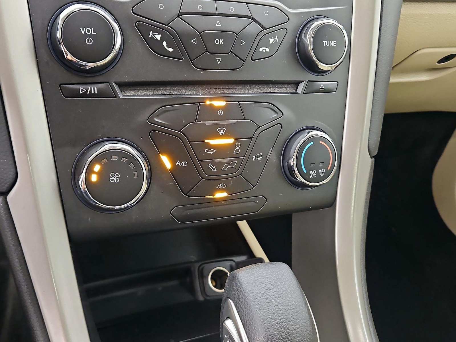 2016 Ford Fusion SE - Photo 17