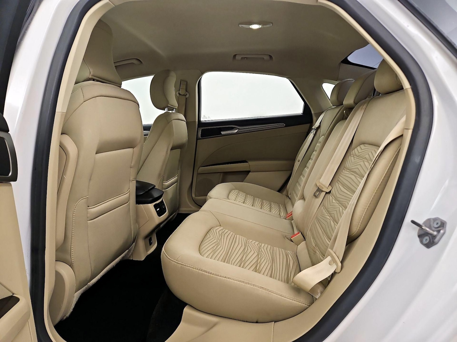 2016 Ford Fusion SE - Photo 20