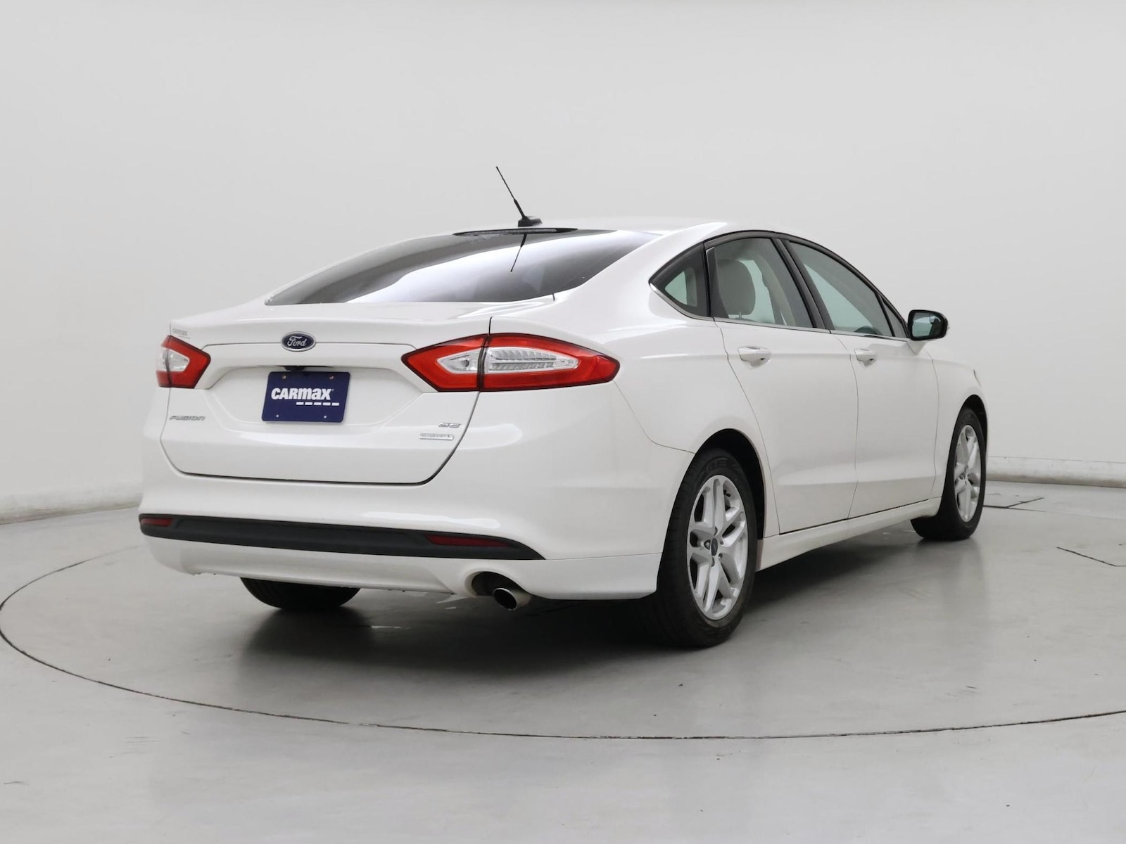 2016 Ford Fusion SE - Photo 9