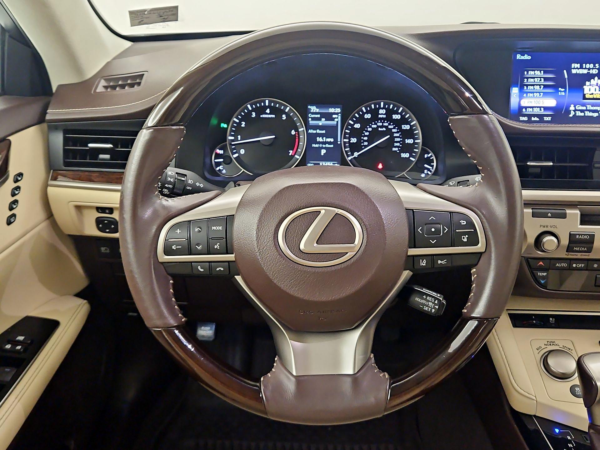 Thumbnail: 2018 Lexus ES - 10