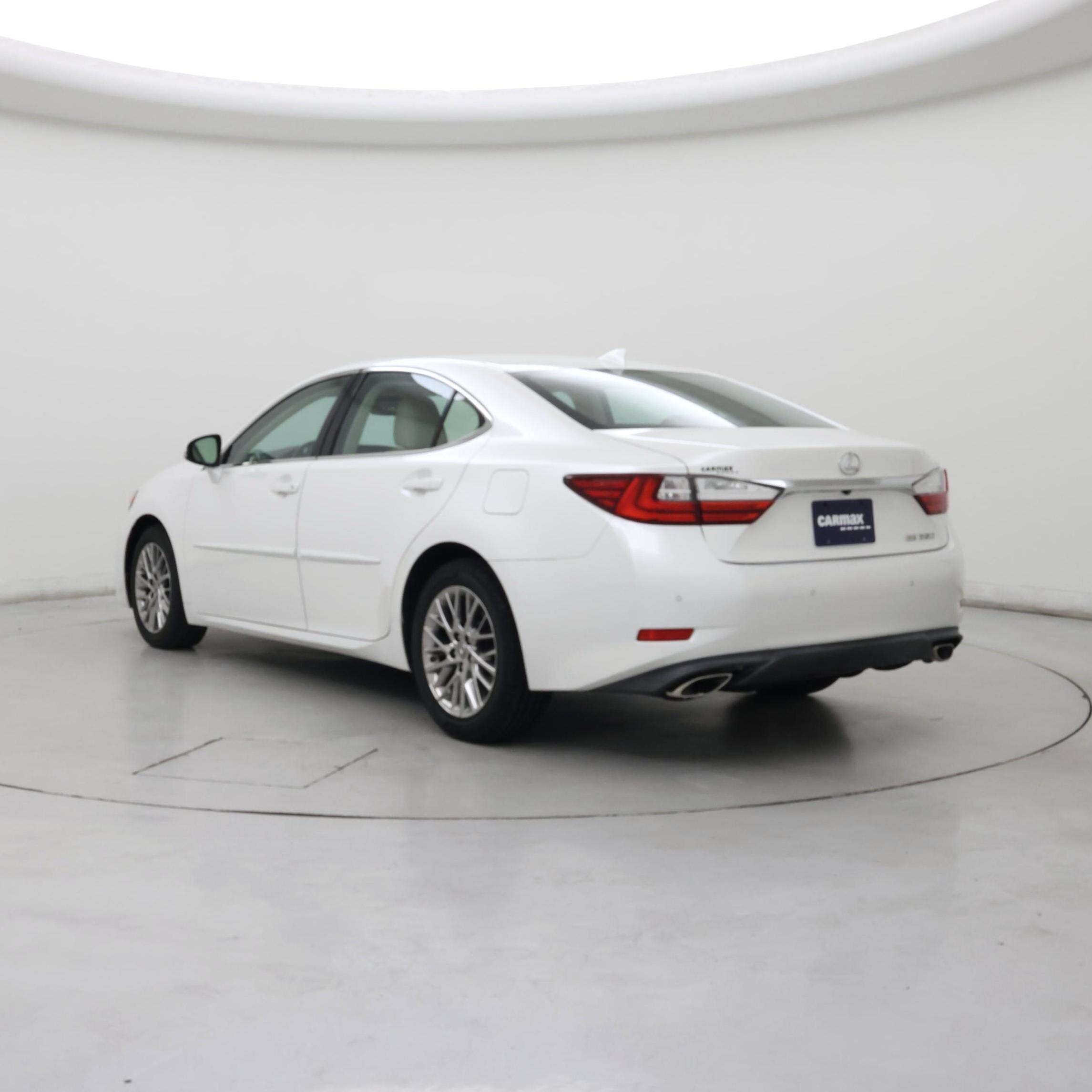 Thumbnail: 2018 Lexus ES - 2