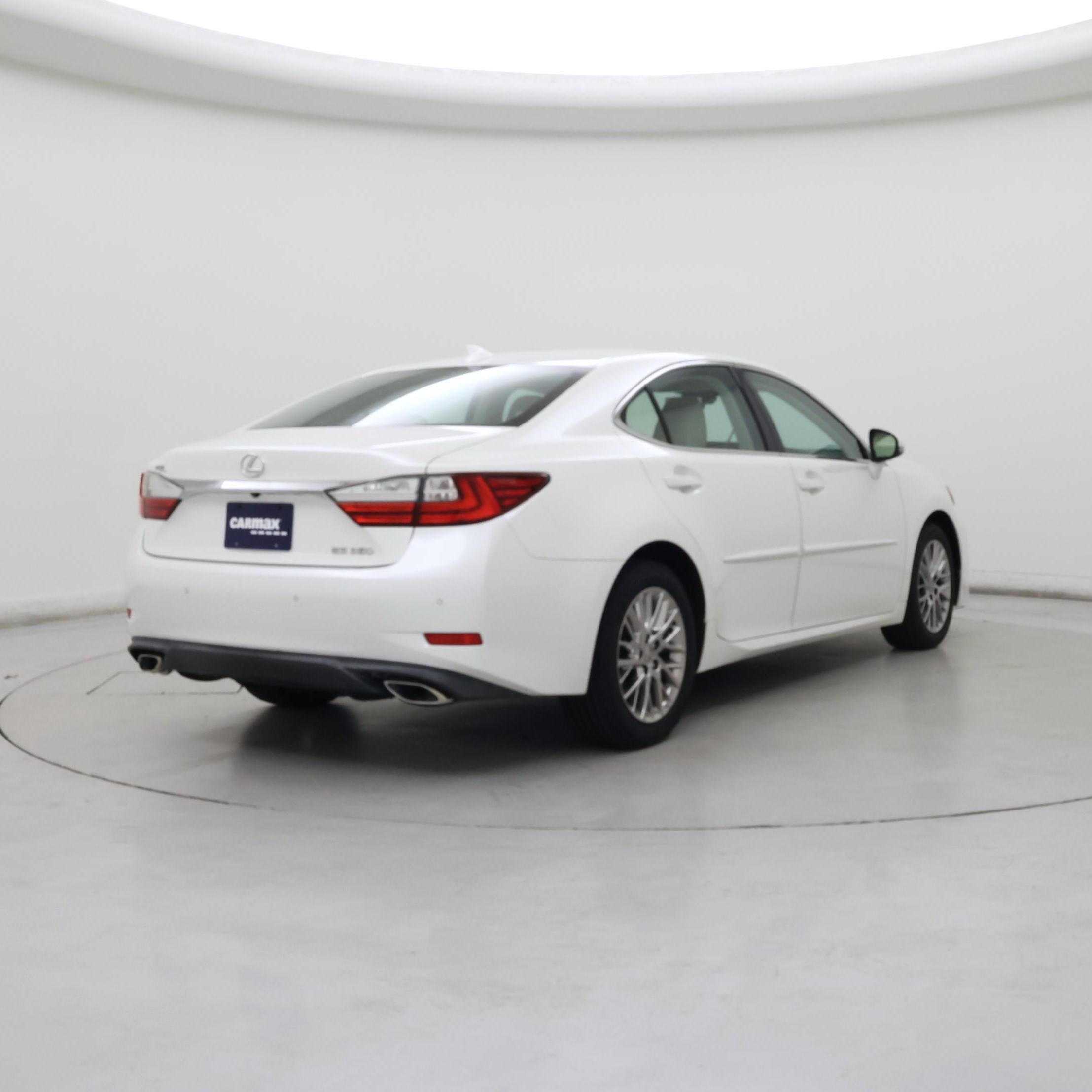 Thumbnail: 2018 Lexus ES - 8