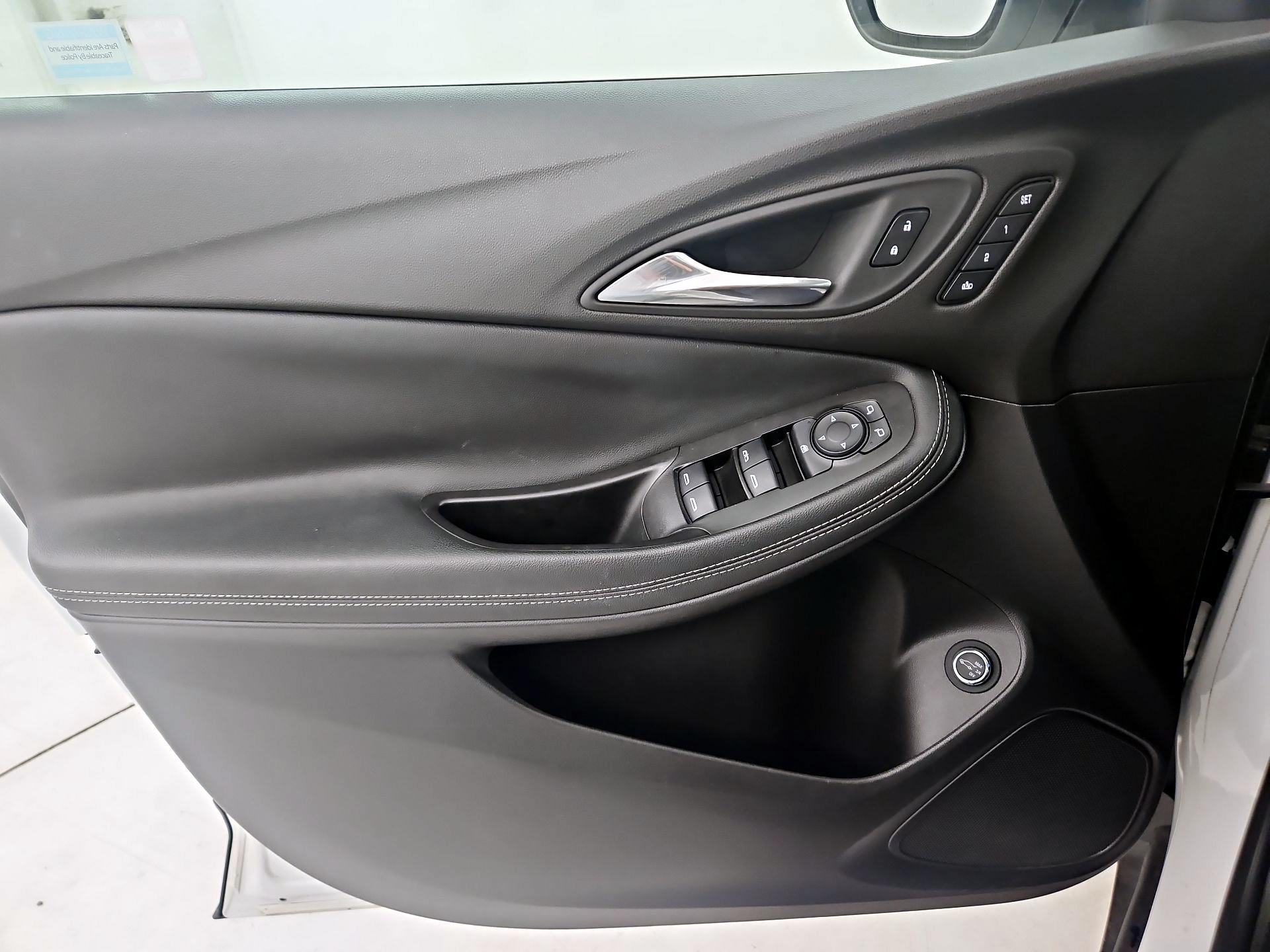 Thumbnail: 2022 Buick Encore GX - 12