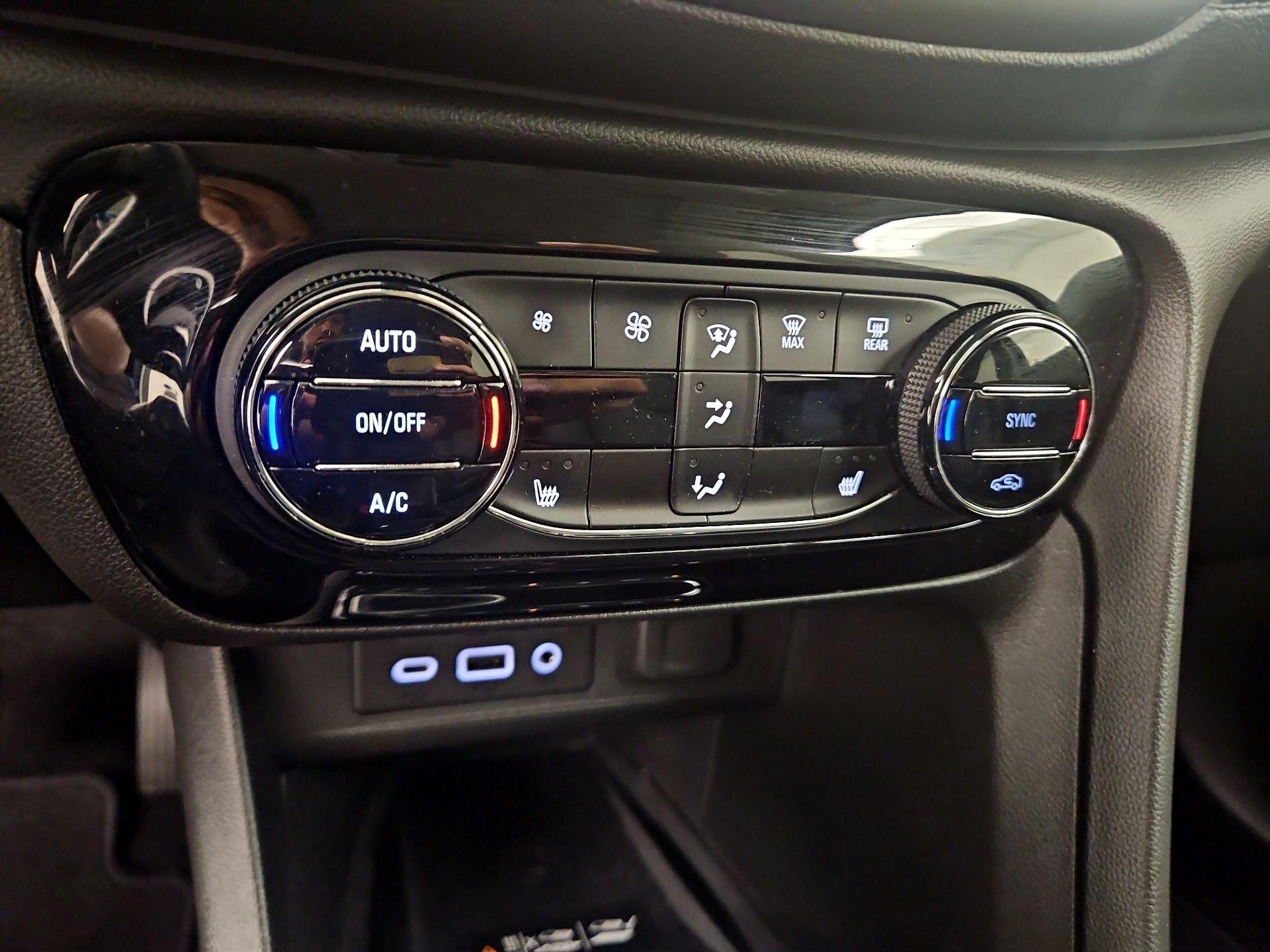 Thumbnail: 2022 Buick Encore GX - 17