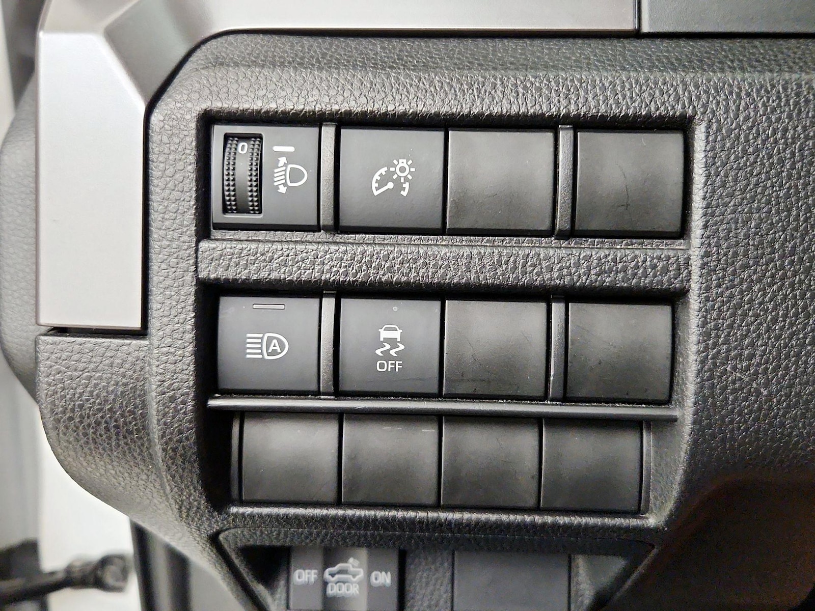 2024 Toyota Tacoma SR5 - Photo 14