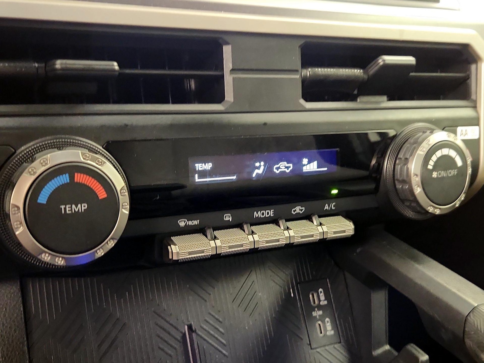 2024 Toyota Tacoma SR5 - Photo 17