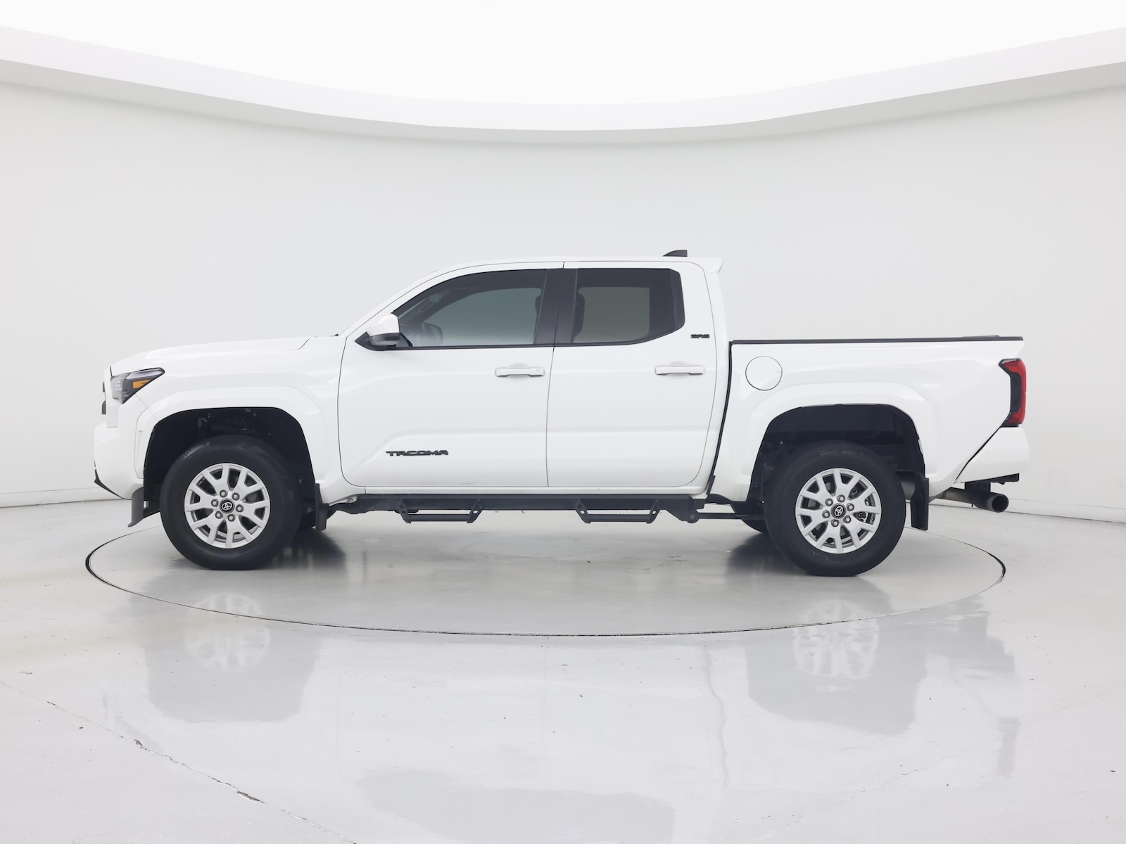 2024 Toyota Tacoma SR5 - Photo 4