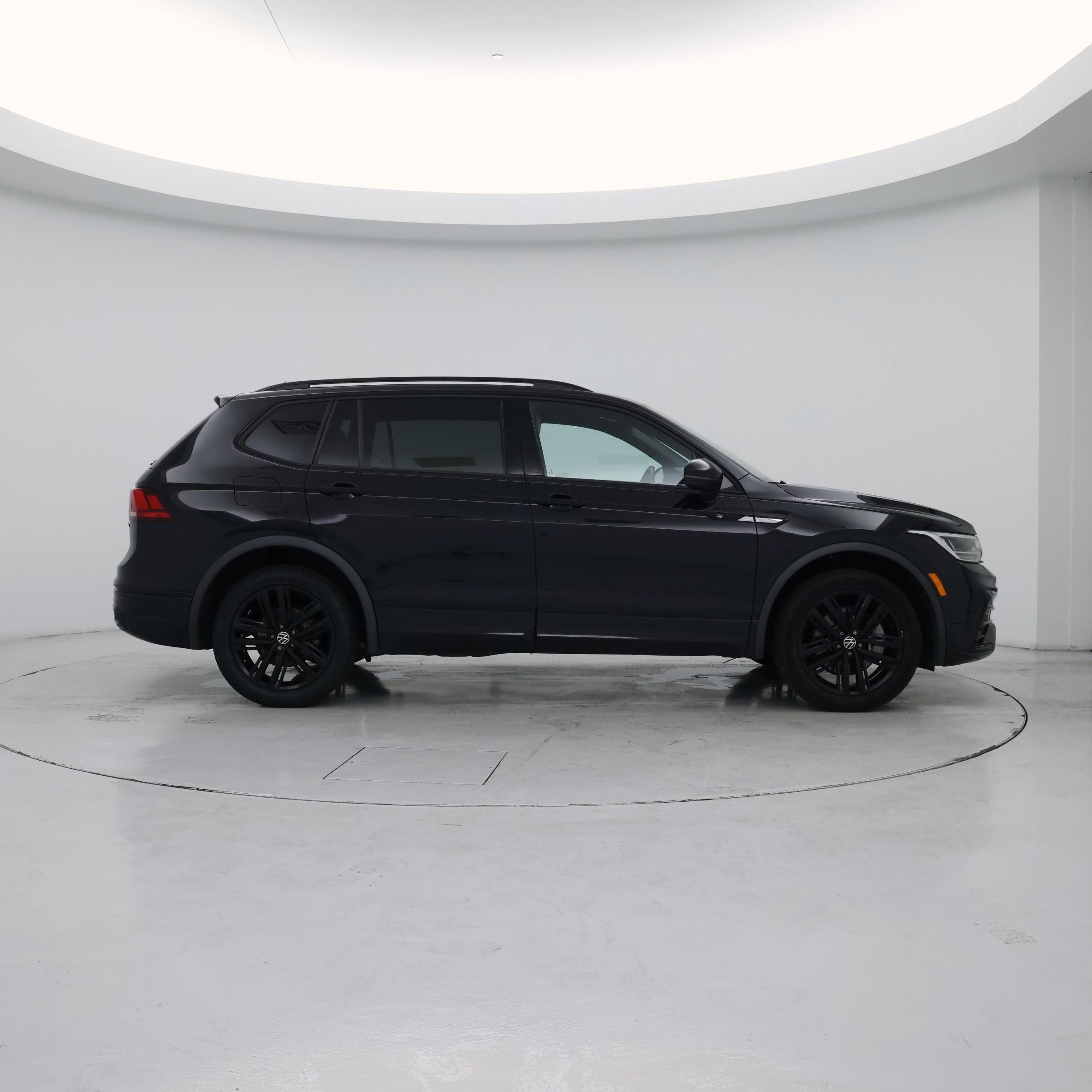 Thumbnail: 2022 Volkswagen Tiguan - 7
