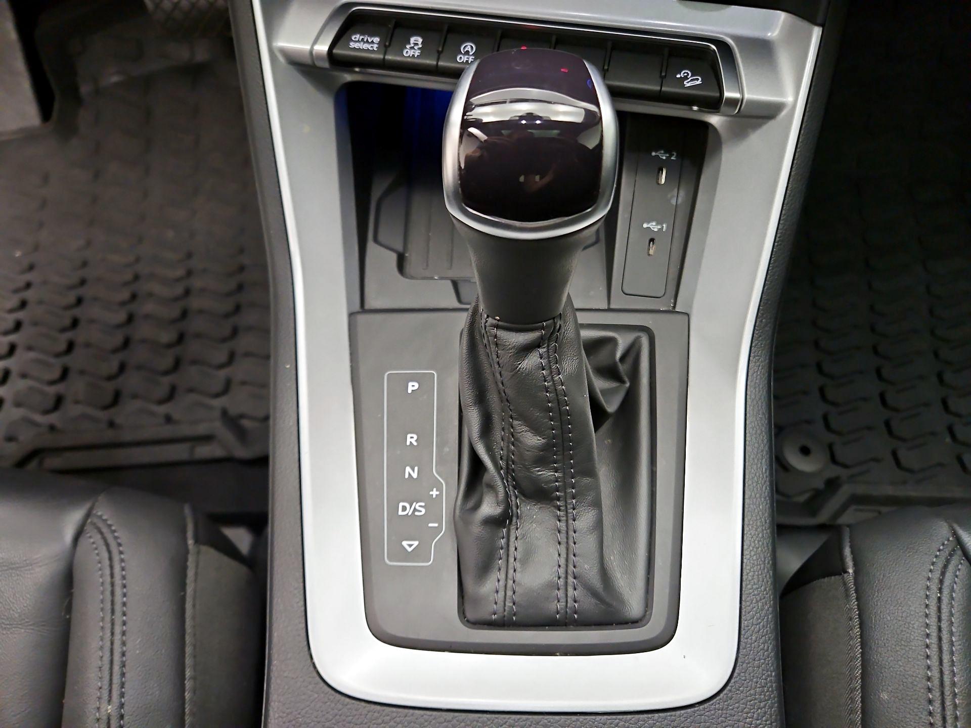 Thumbnail: 2023 Audi Q3 - 16