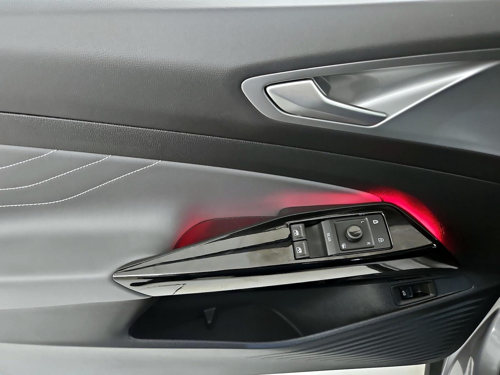 2023 Volkswagen ID.4 PRO S - Photo 11