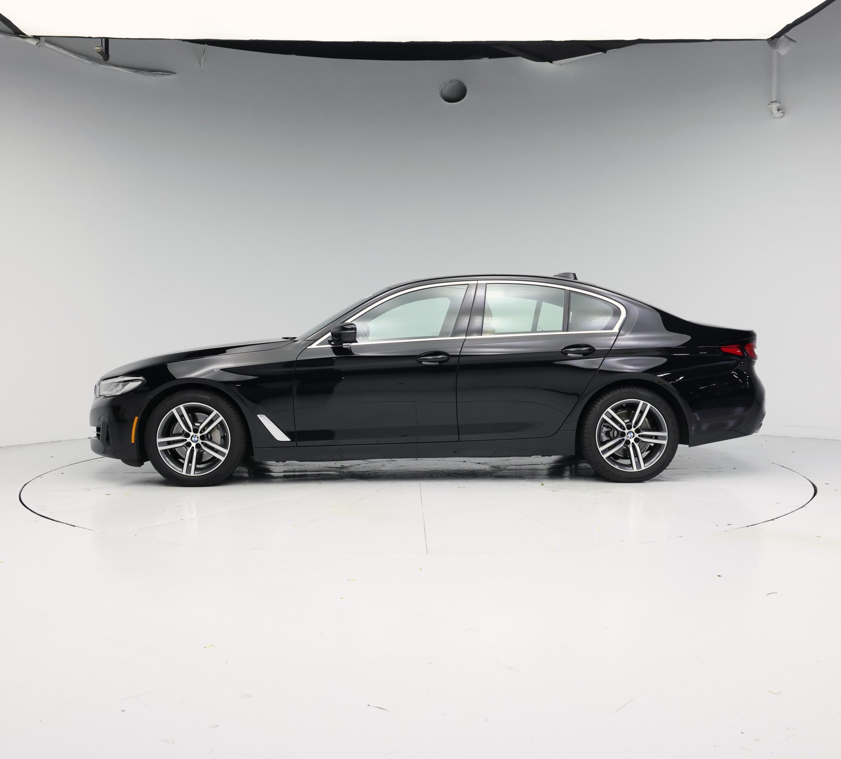 Thumbnail: 2023 BMW 5 Series - 3