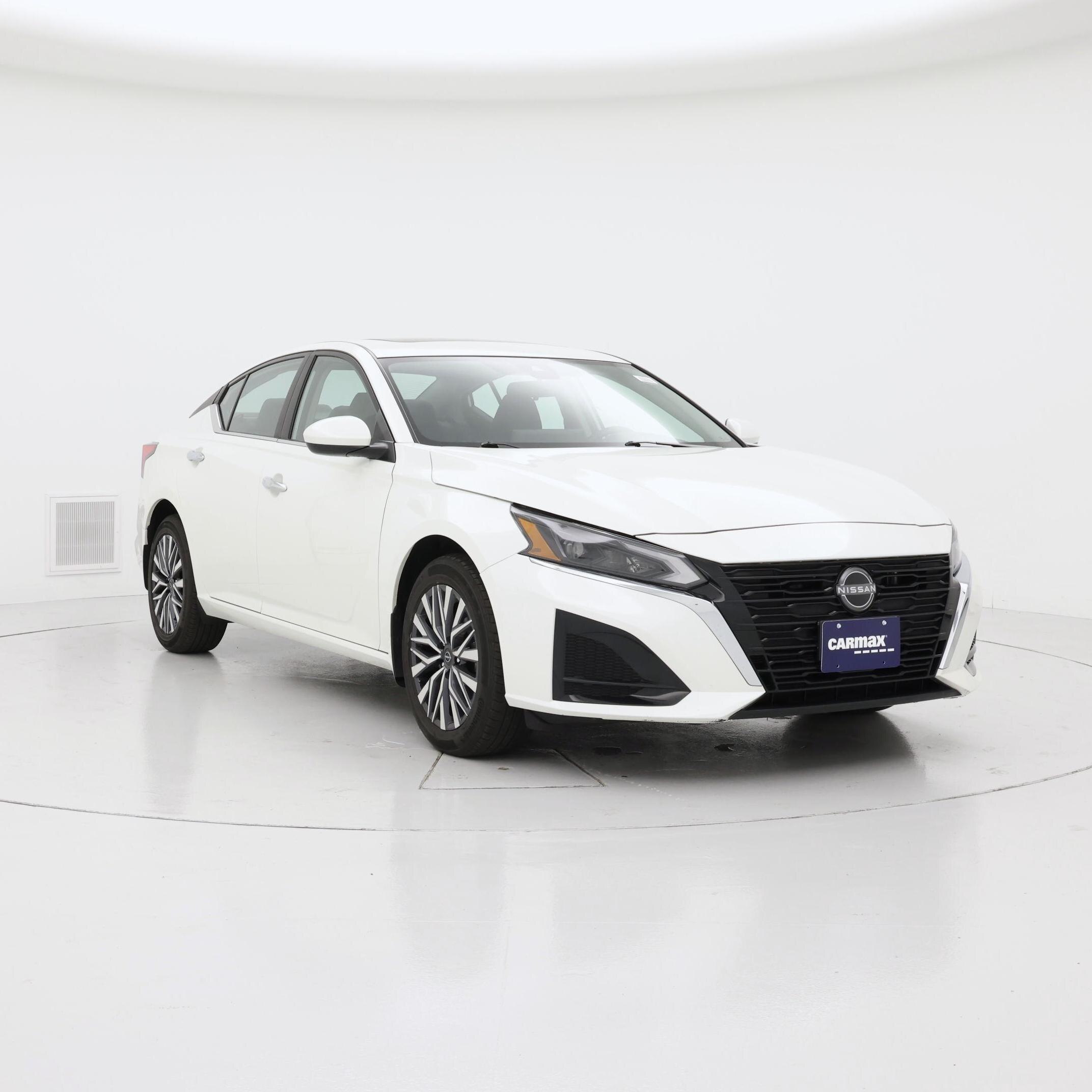 White 2023 Nissan Altima Sedan All-Wheel Drive Automatic