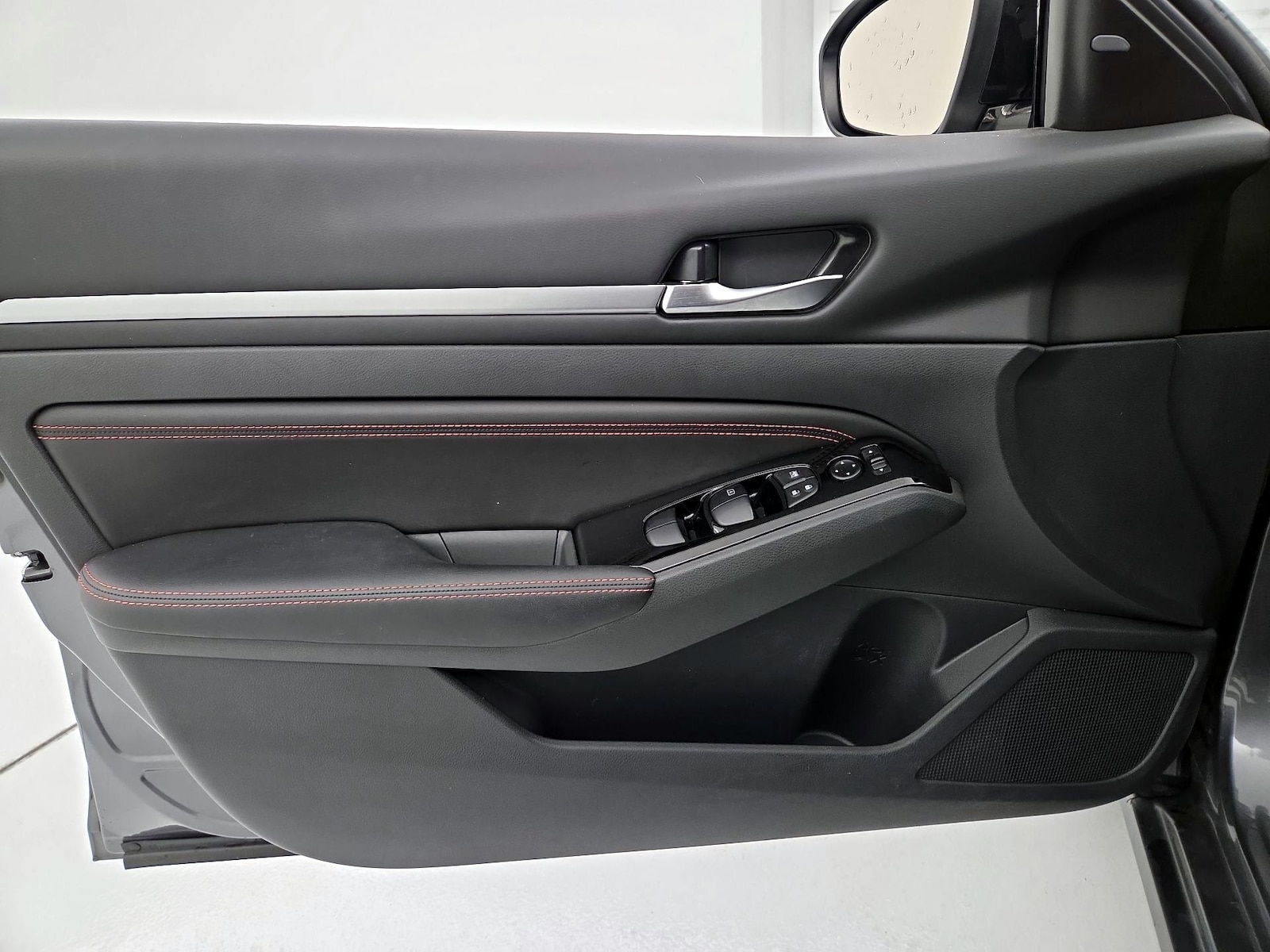 2023 Nissan Altima SR - Photo 13