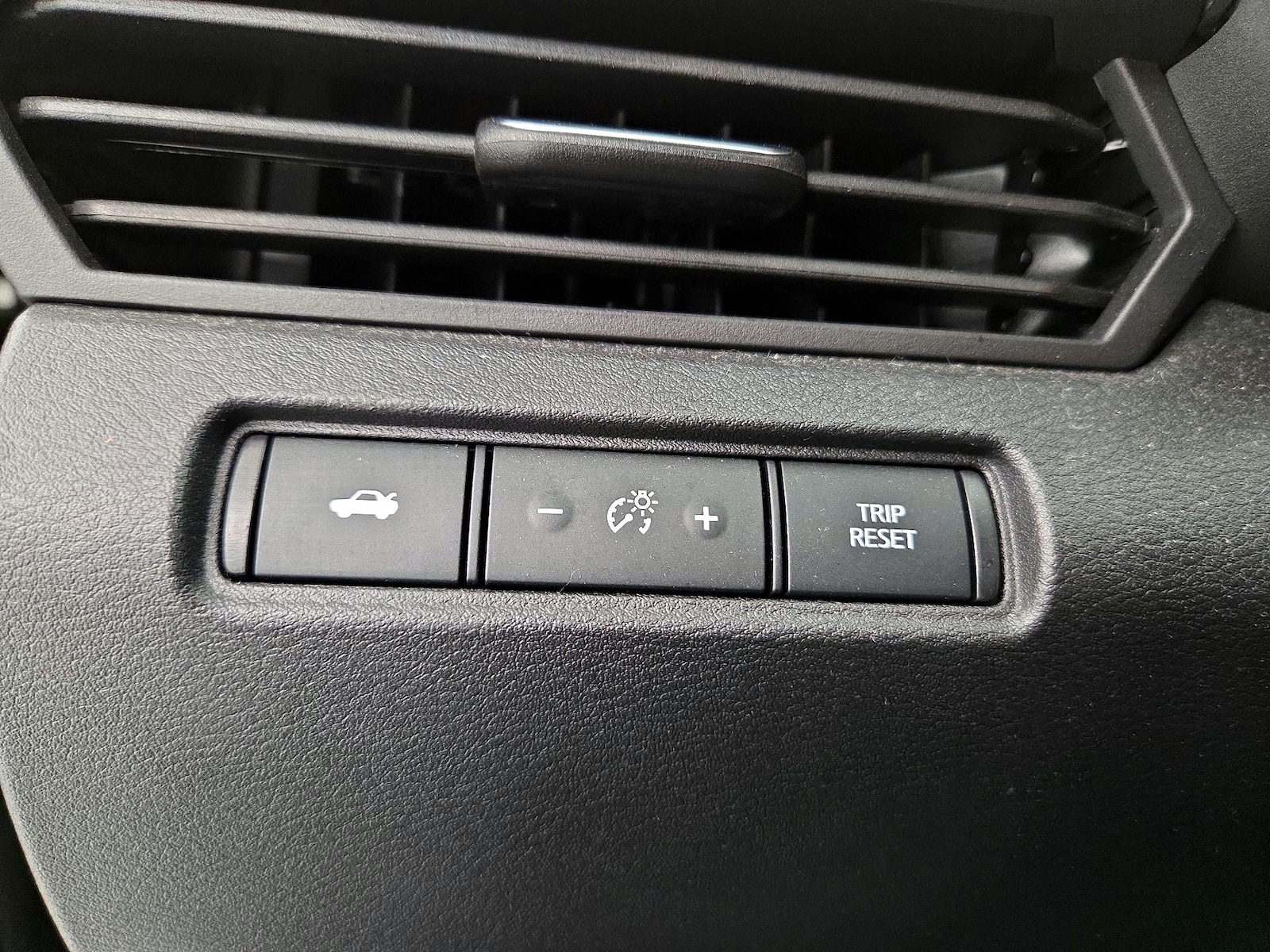2023 Nissan Altima SR - Photo 14
