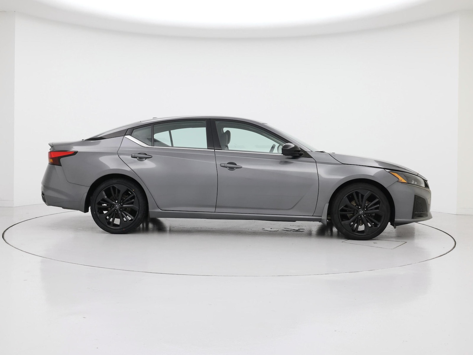2023 Nissan Altima SR - Photo 8