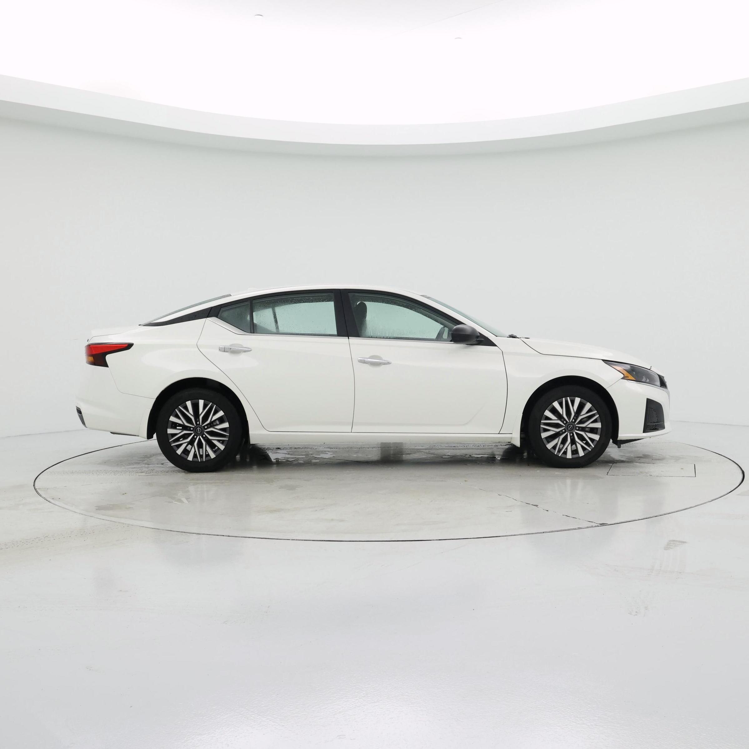 Thumbnail: 2024 Nissan Altima - 7