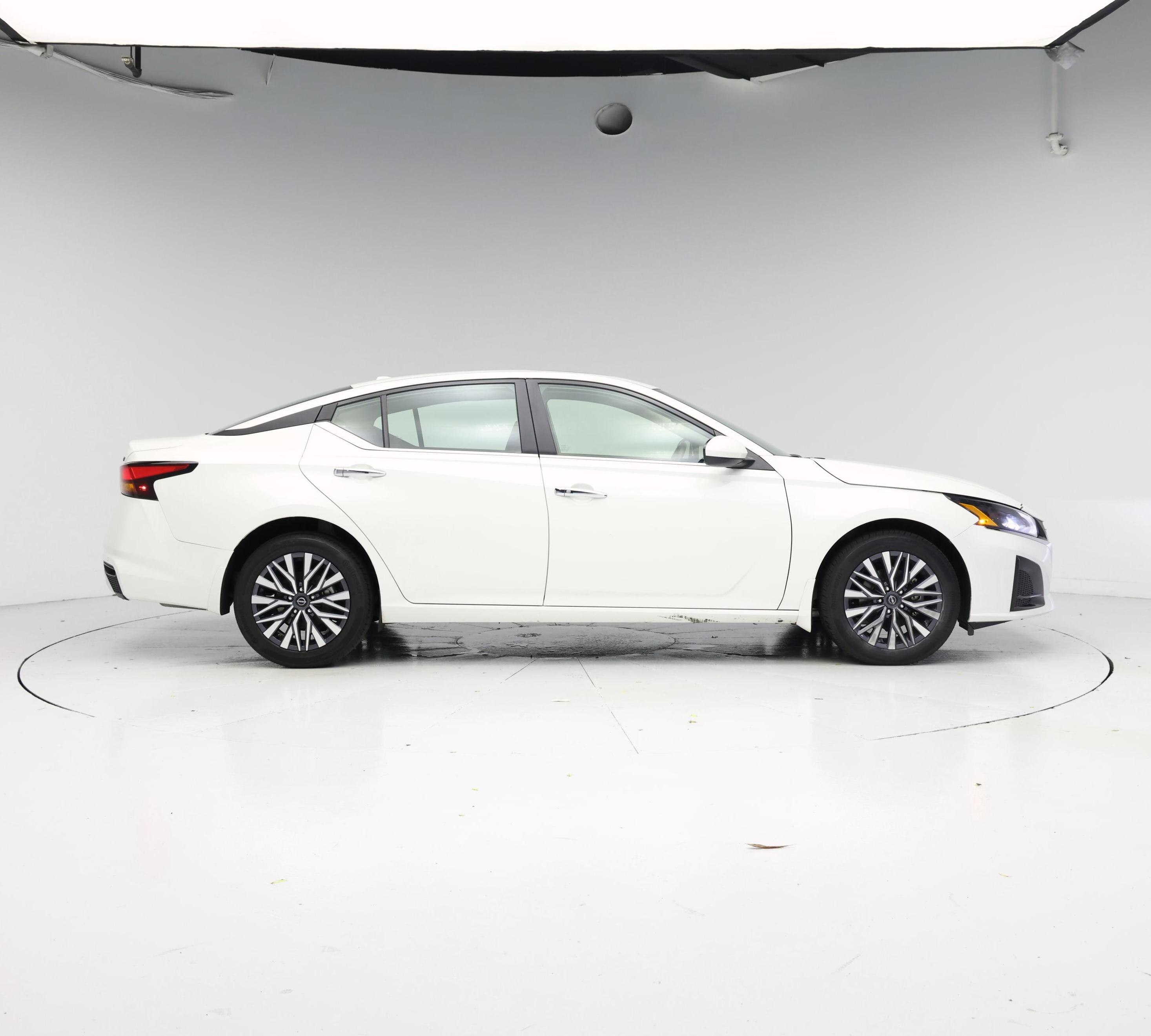 Thumbnail: 2023 Nissan Altima - 7