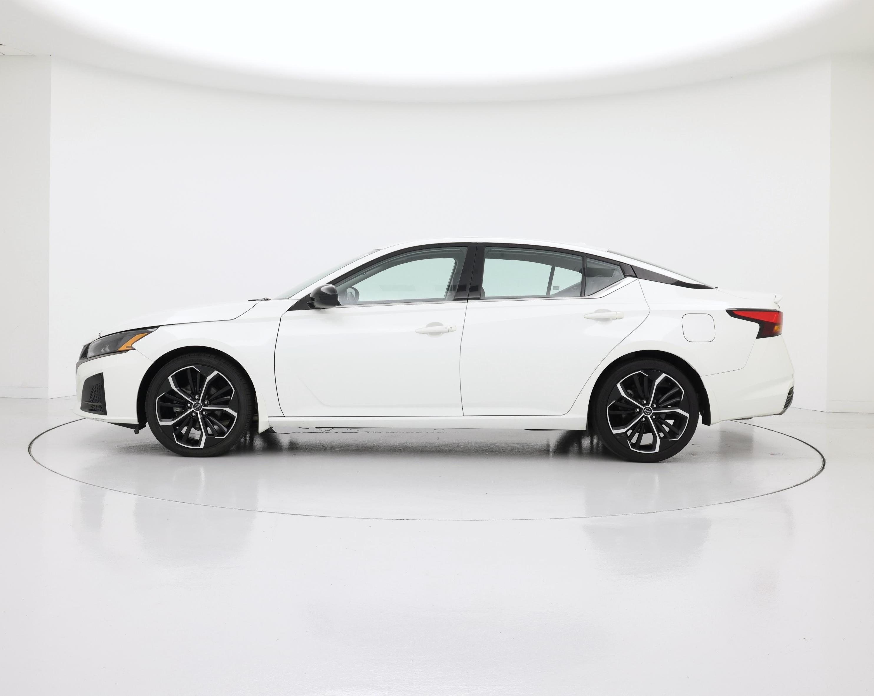 Thumbnail: 2023 Nissan Altima - 3