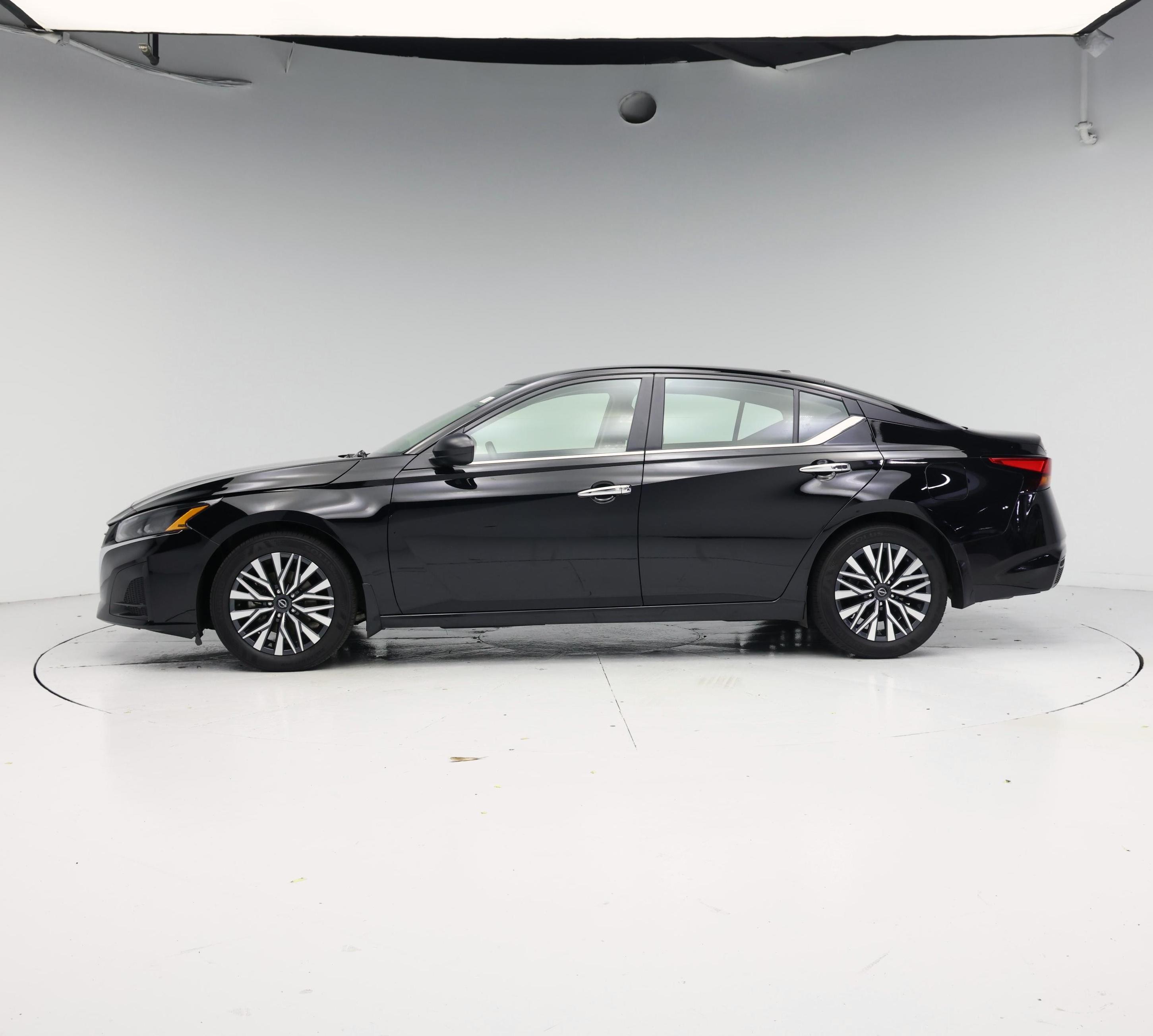 Thumbnail: 2024 Nissan Altima - 3