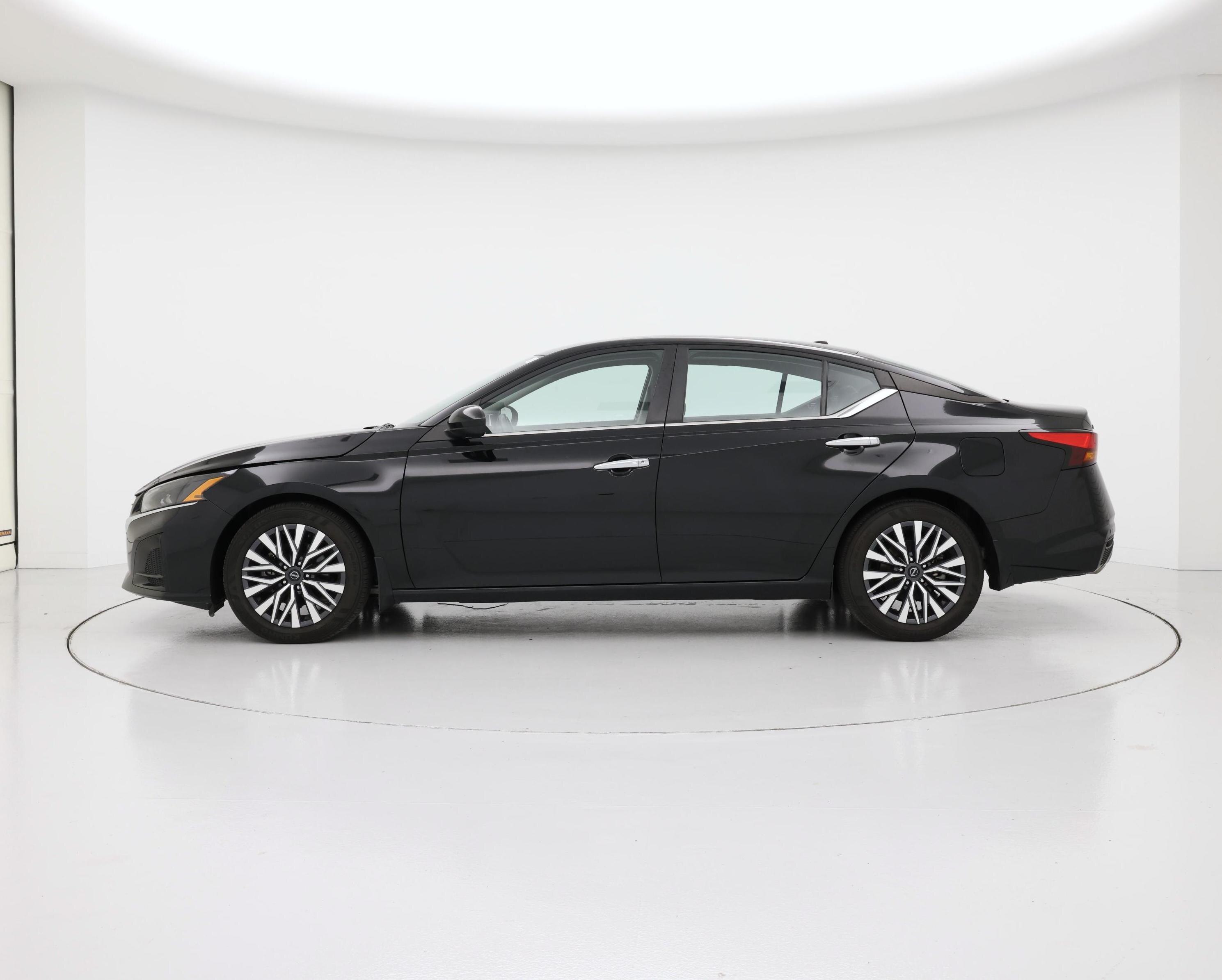 Thumbnail: 2024 Nissan Altima - 3