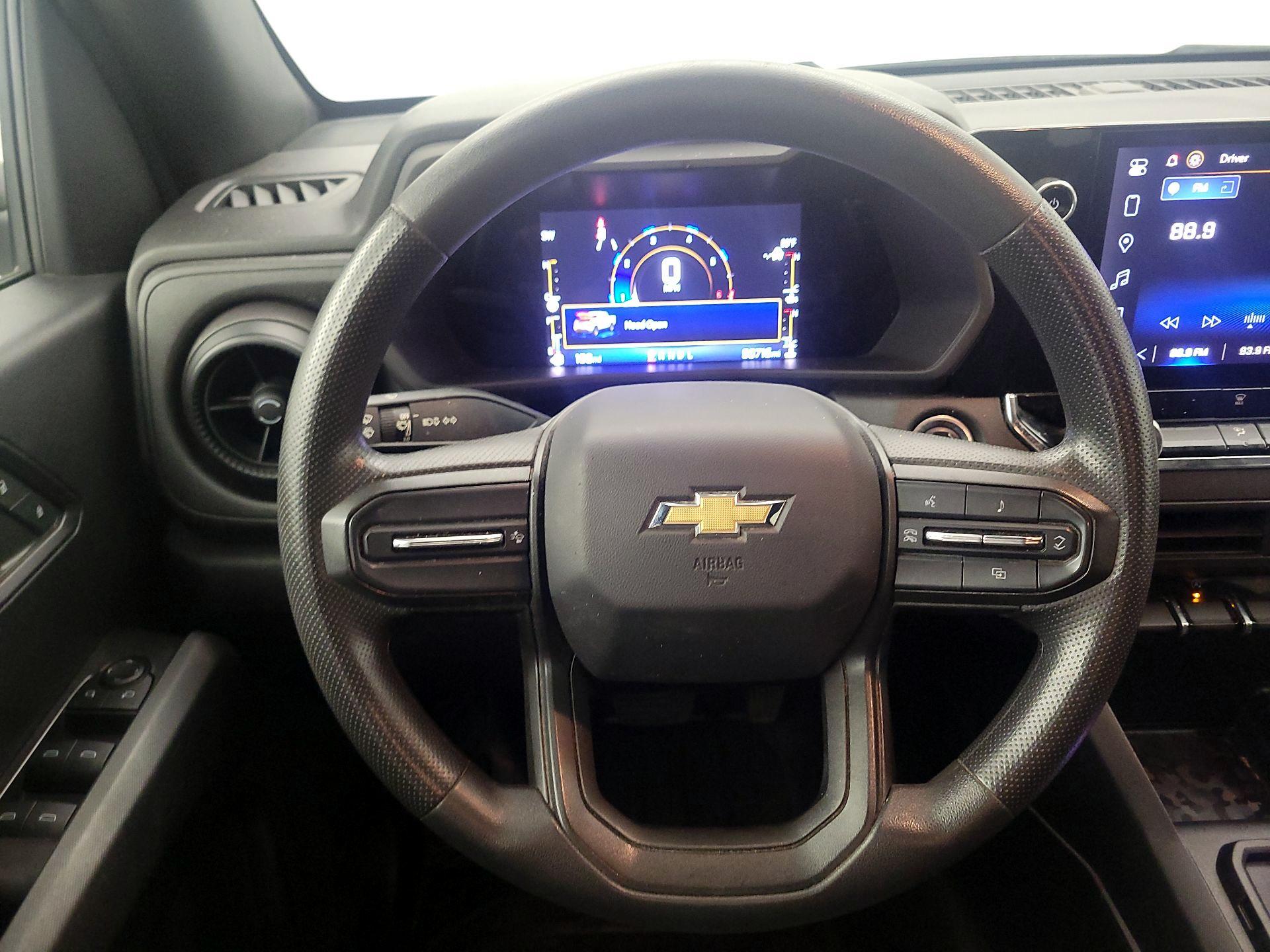 Thumbnail: 2023 Chevrolet Colorado - 10