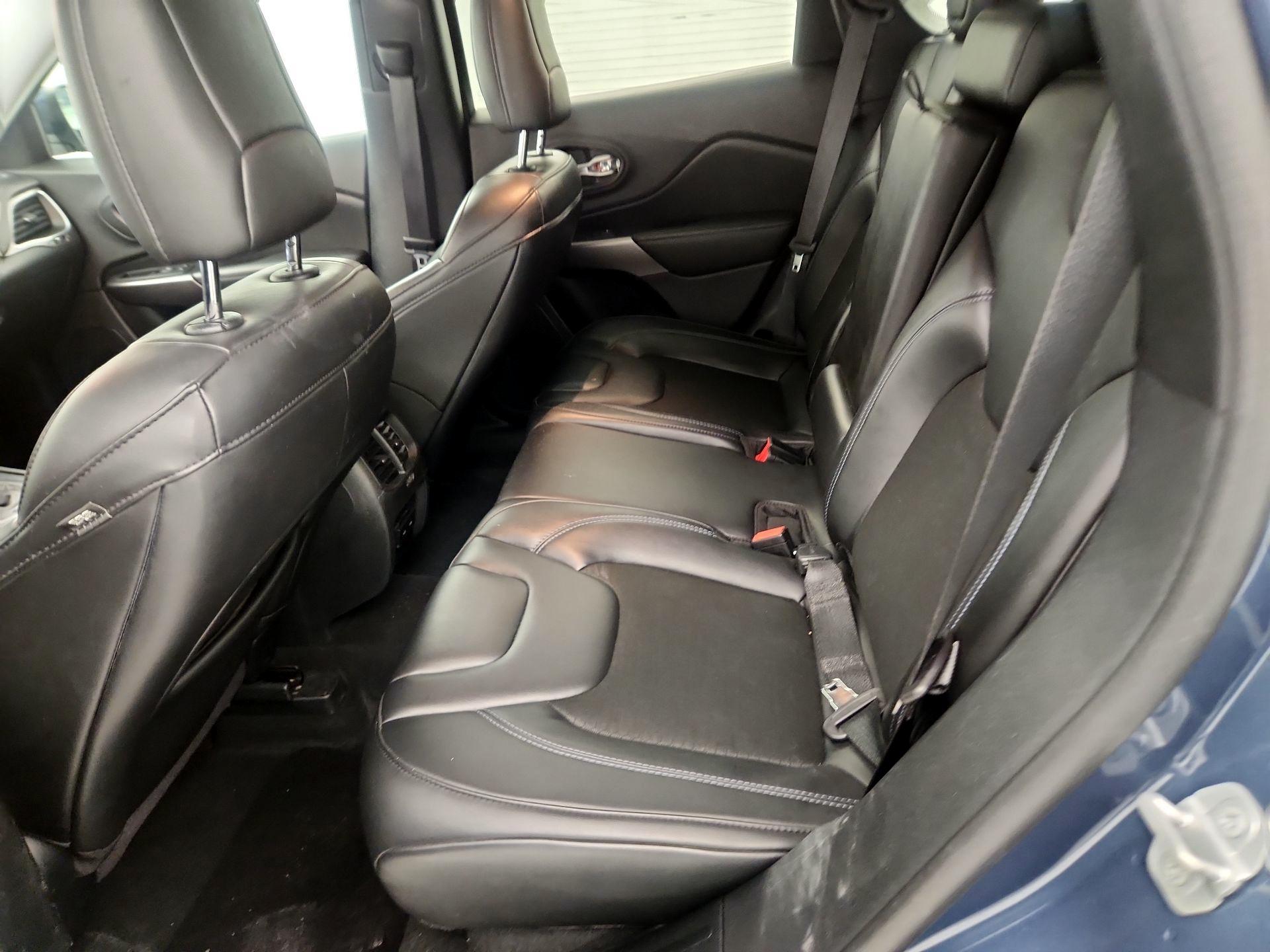 Thumbnail: 2020 Jeep Cherokee - 19