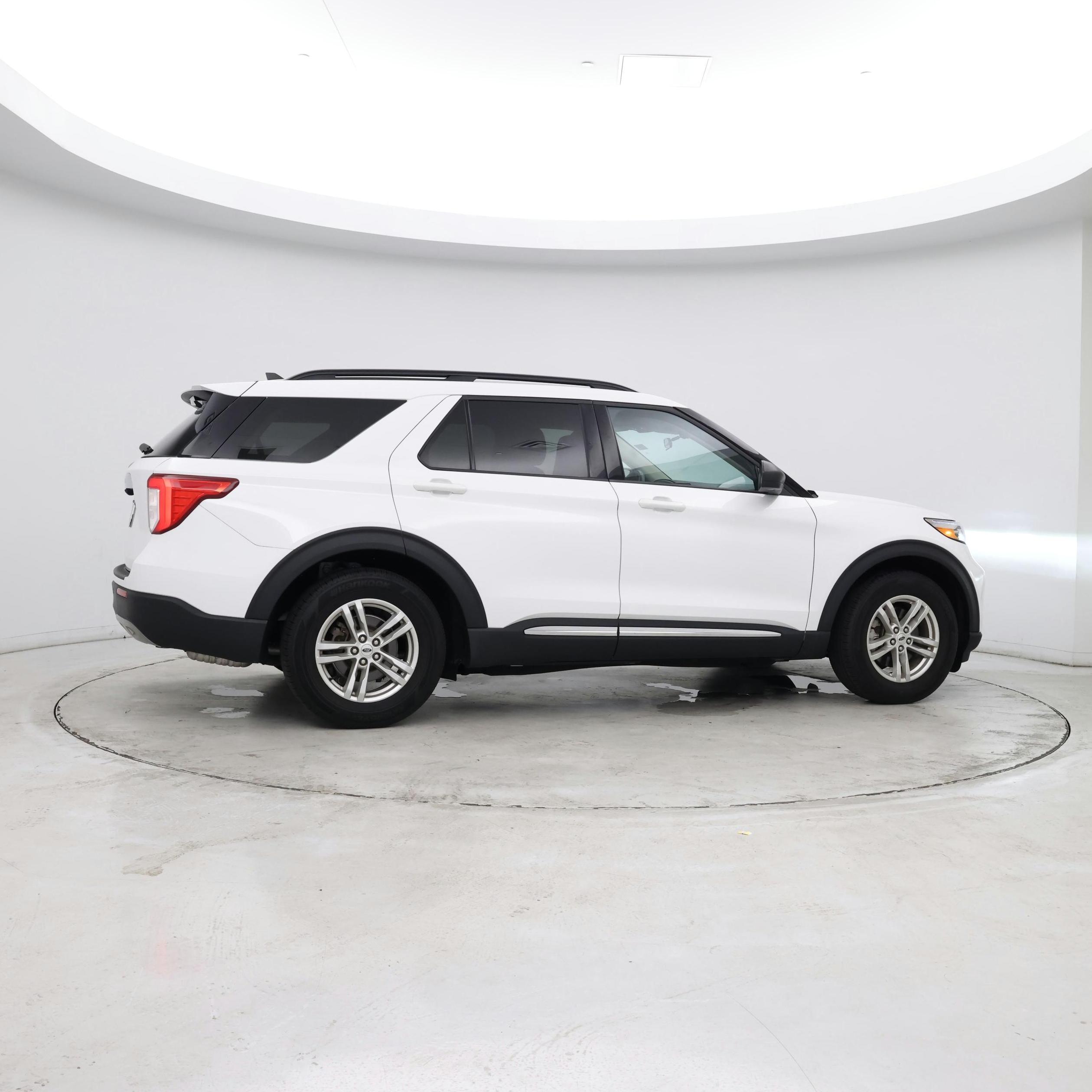Thumbnail: 2023 Ford Explorer - 8