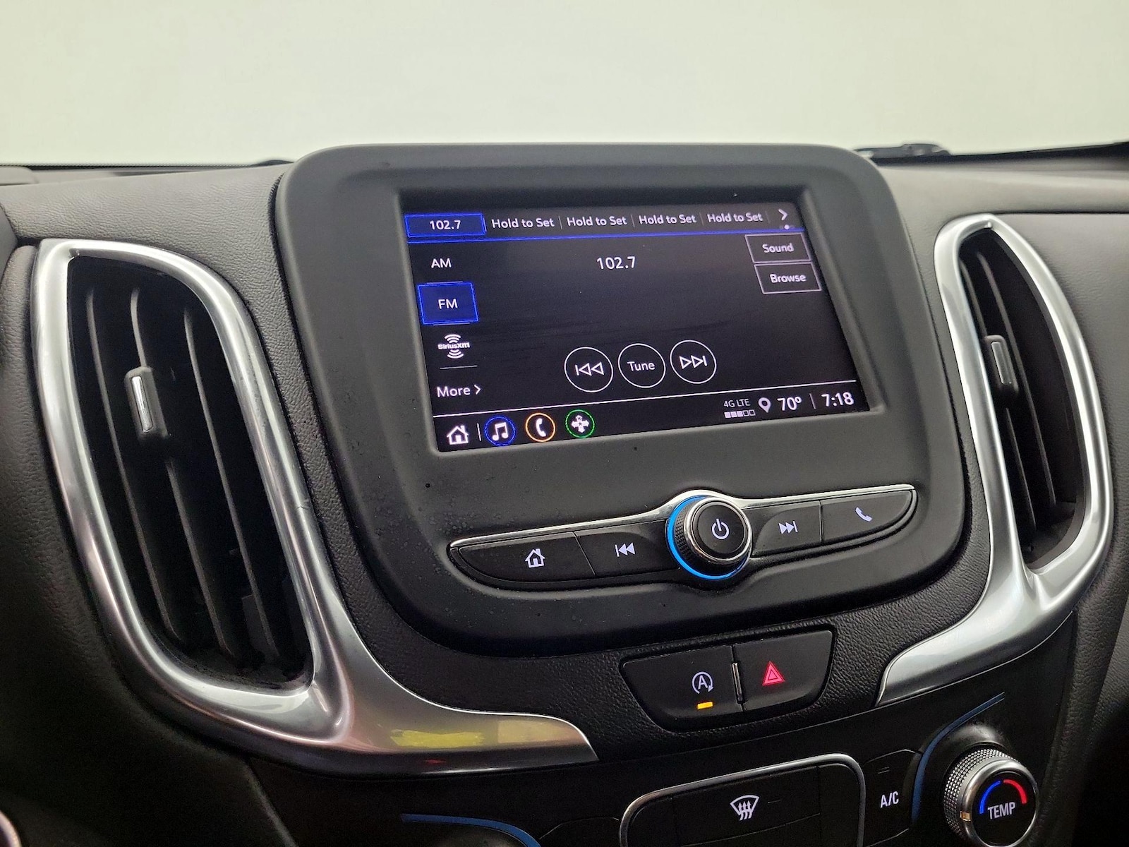 2022 Chevrolet Equinox LT - Photo 16