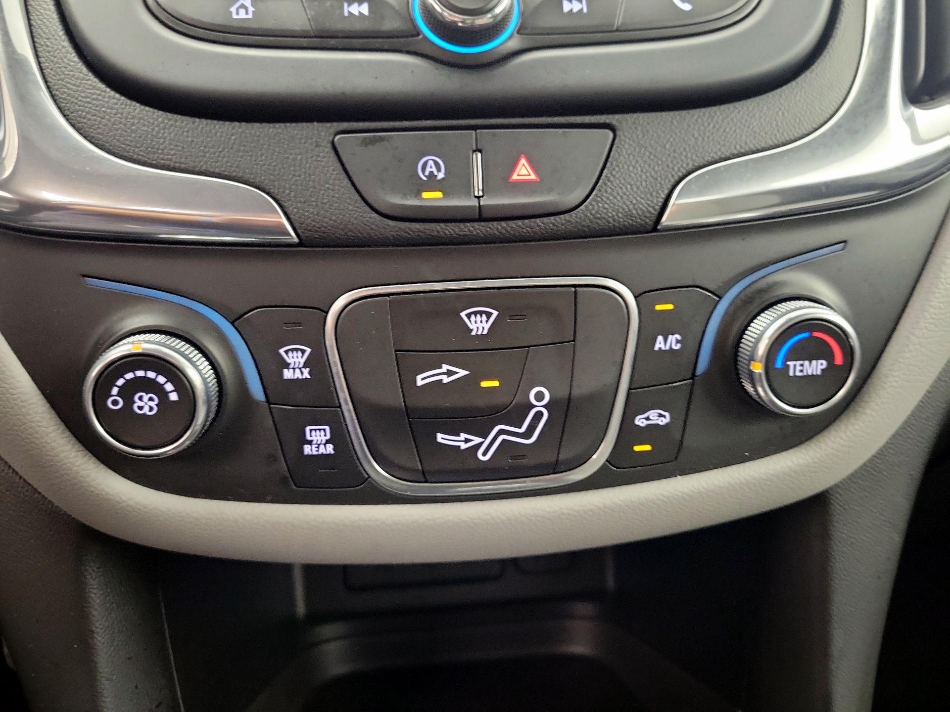 Thumbnail: 2022 Chevrolet Equinox - 16