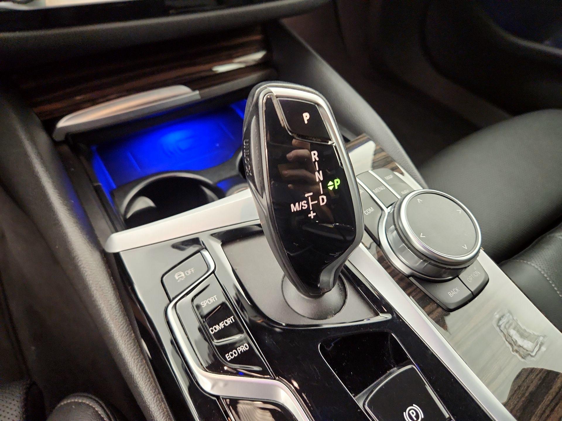 Thumbnail: 2022 BMW 5 Series - 16