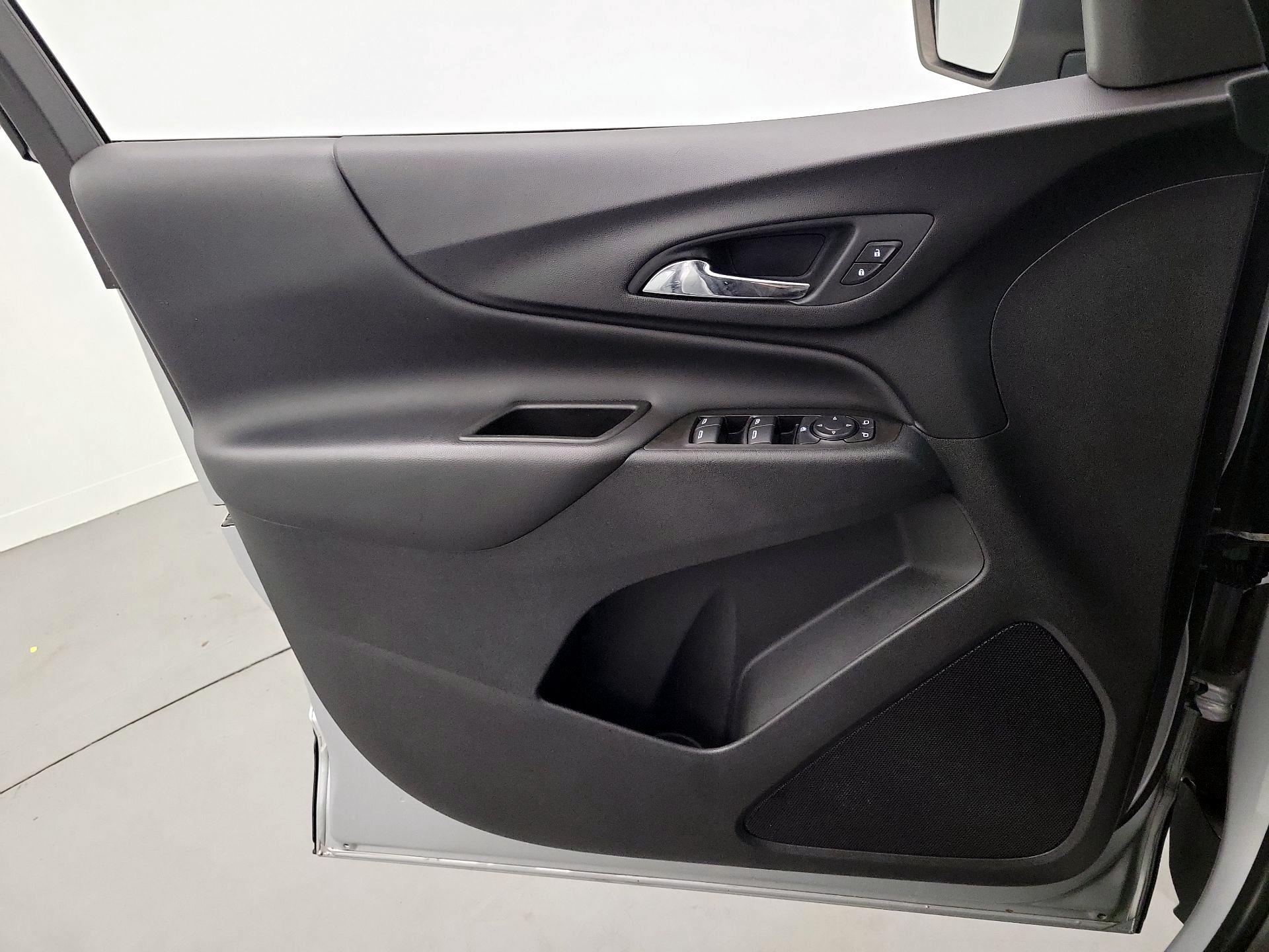 Thumbnail: 2021 Chevrolet Equinox - 12