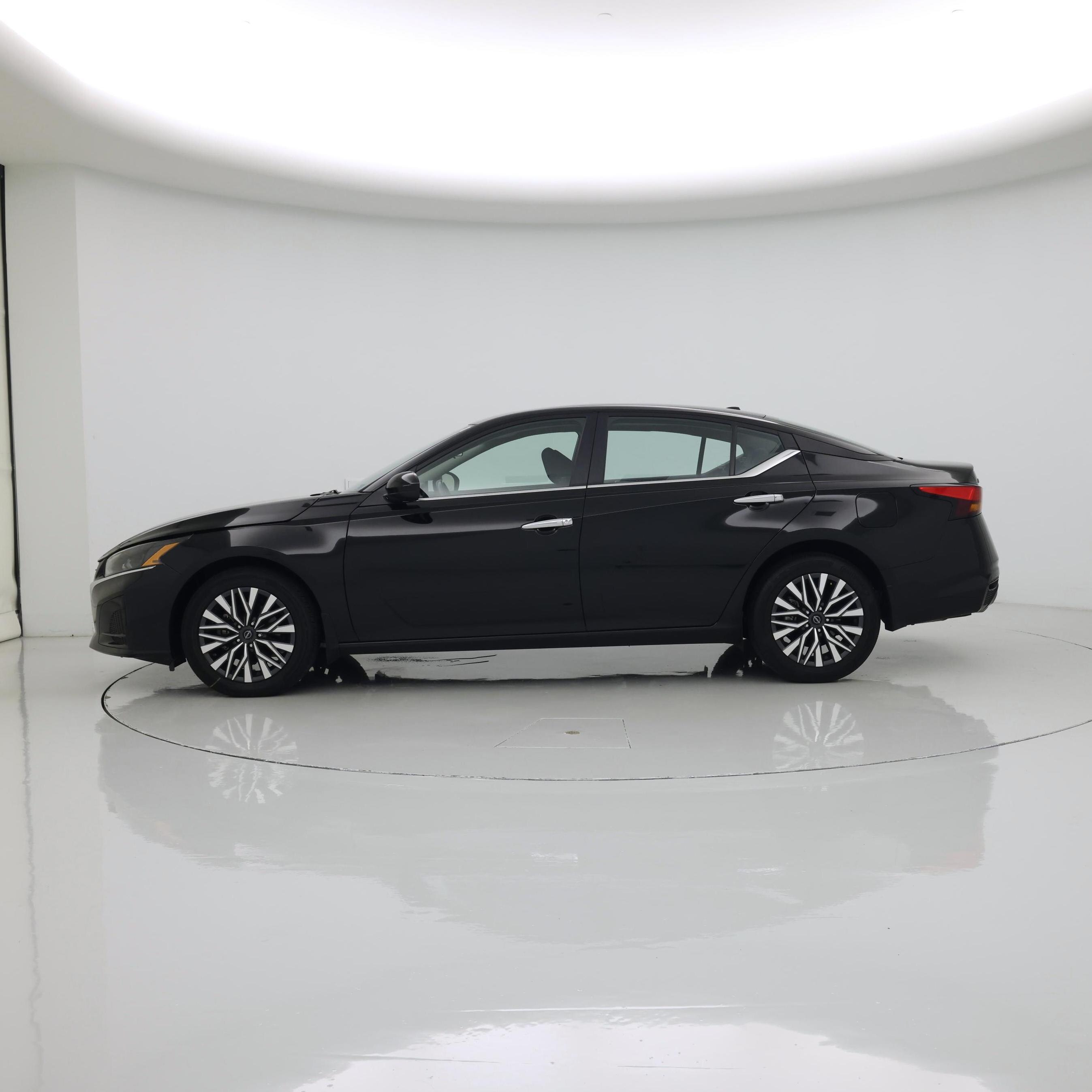 Thumbnail: 2024 Nissan Altima - 3